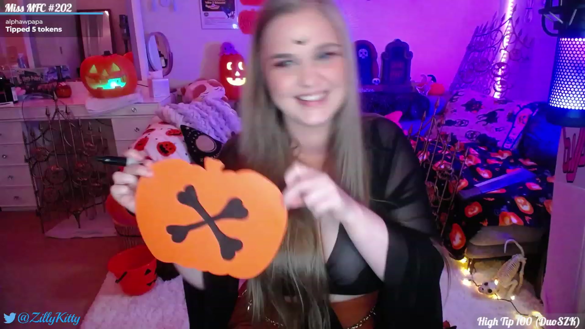 Gallery image thumbnail from ZillyKitty's myfreecams stream on, 10/02/2023, 23:29 image 7 of 20