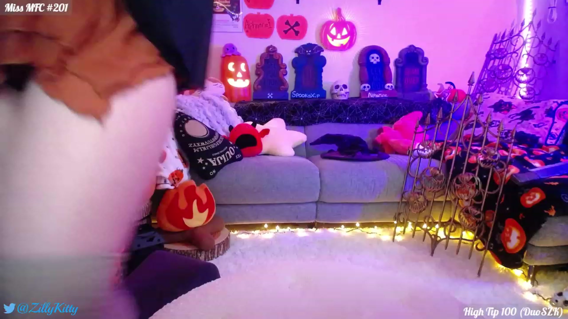 Gallery image thumbnail from ZillyKitty's myfreecams stream on, 10/02/2023, 23:29 image 15 of 20