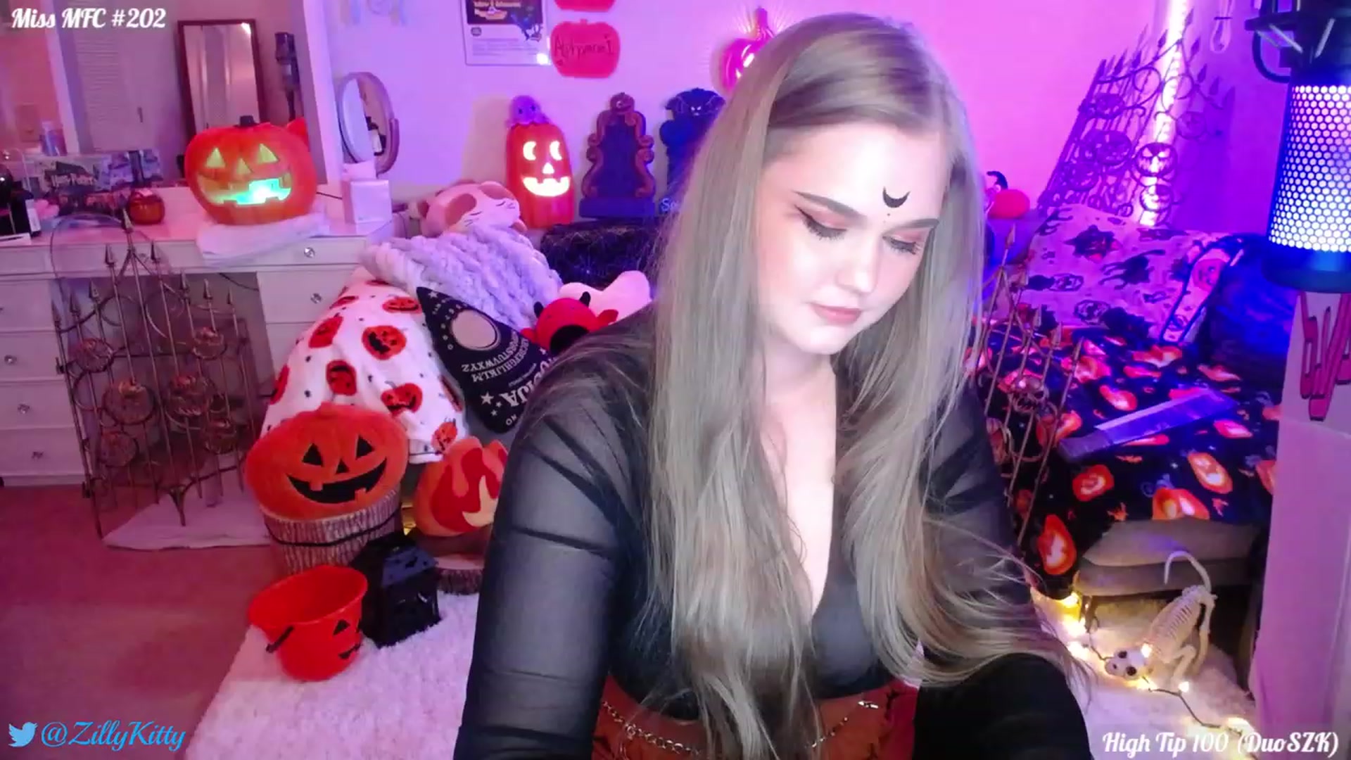 Gallery image thumbnail from ZillyKitty's myfreecams stream on, 10/02/2023, 23:29 image 6 of 20