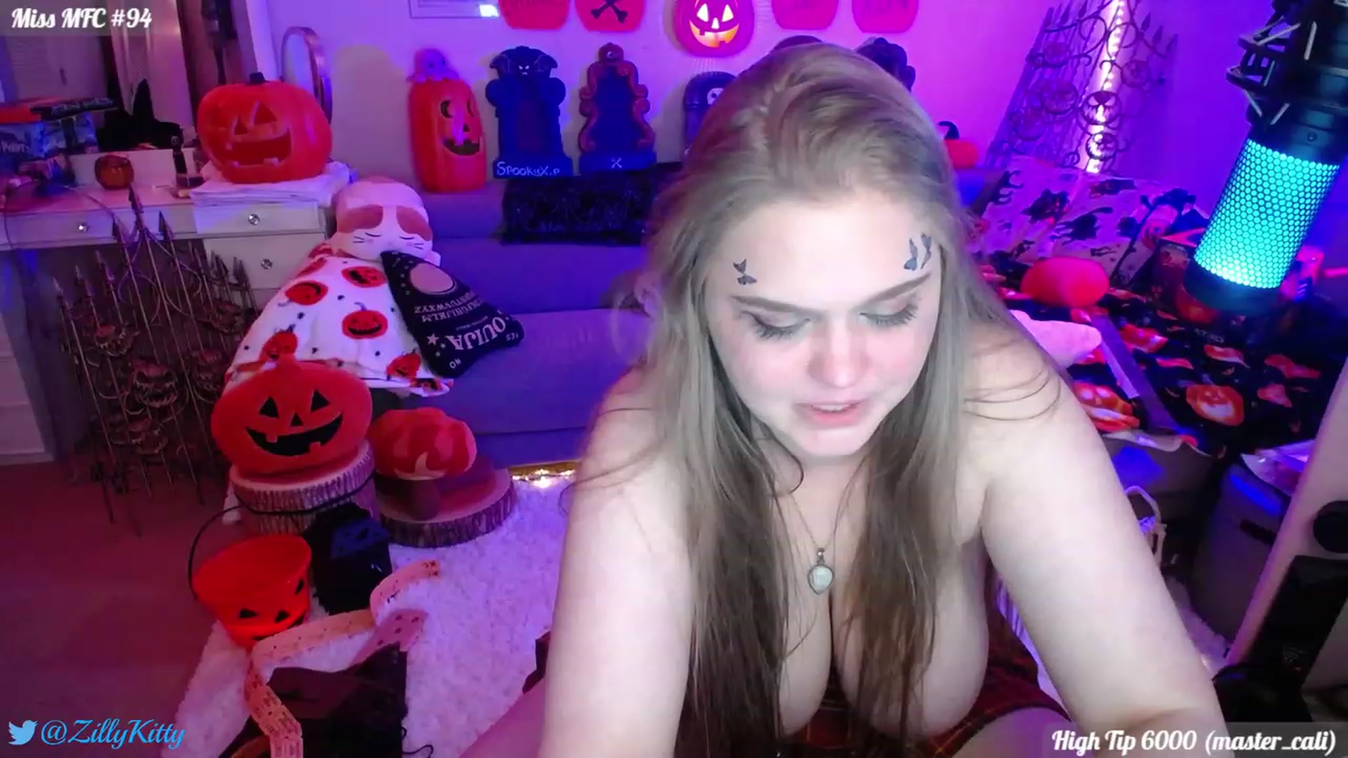 Gallery image thumbnail from ZillyKitty's myfreecams stream on, 10/06/2023, 05:25 image 2 of 20
