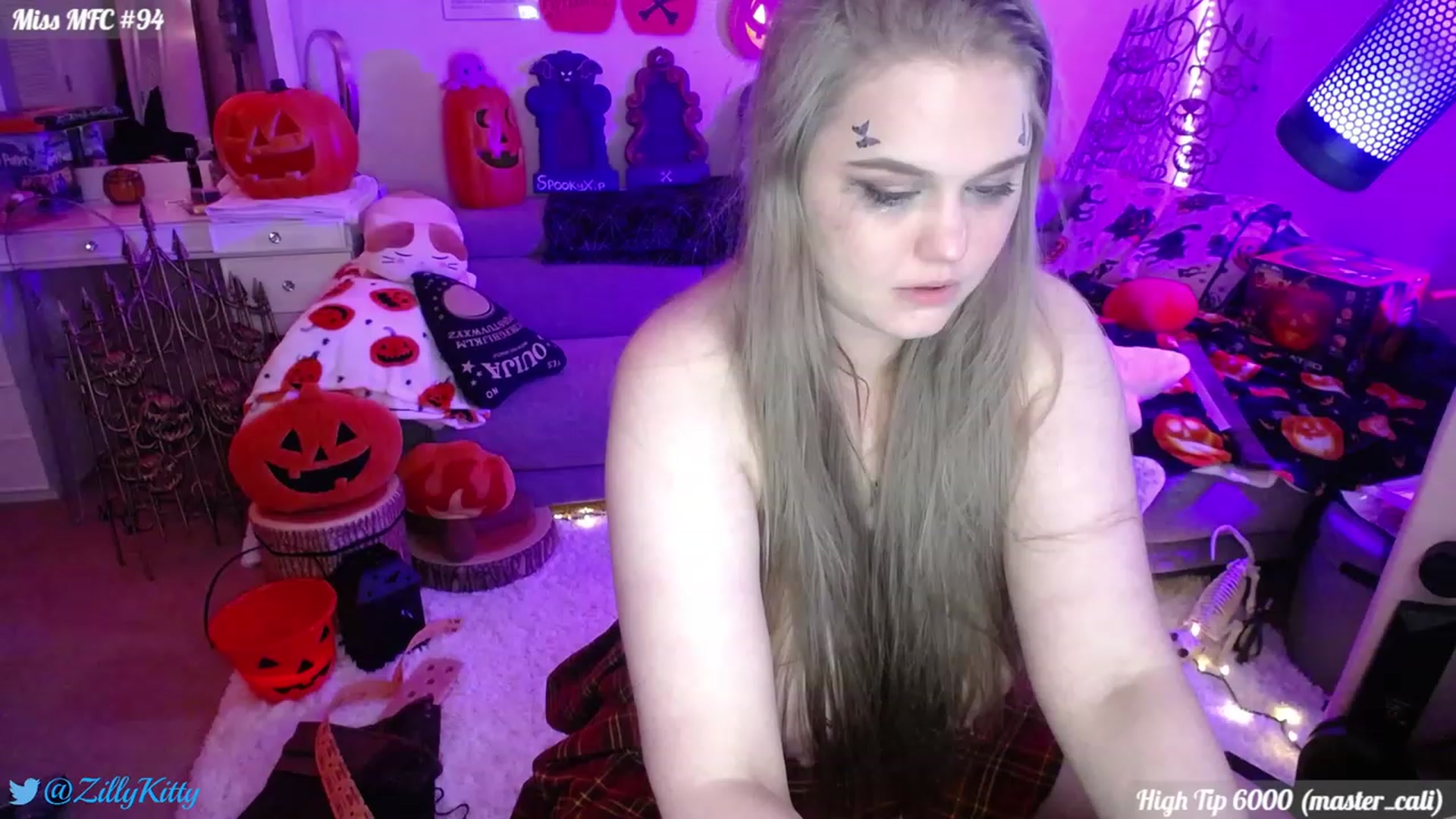 Gallery image thumbnail from ZillyKitty's myfreecams stream on, 10/06/2023, 05:45 image 4 of 20