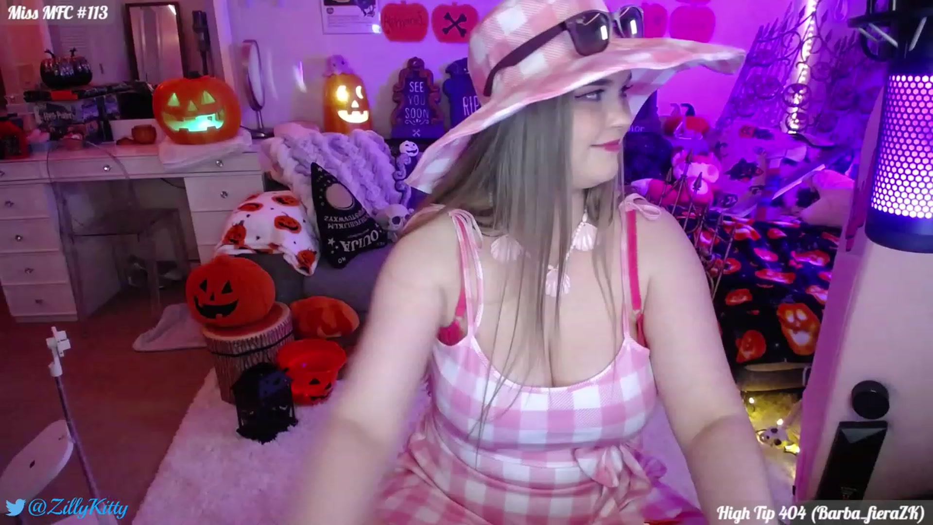 Gallery image thumbnail from ZillyKitty's myfreecams stream on, 10/10/2023, 24:02 image 17 of 20