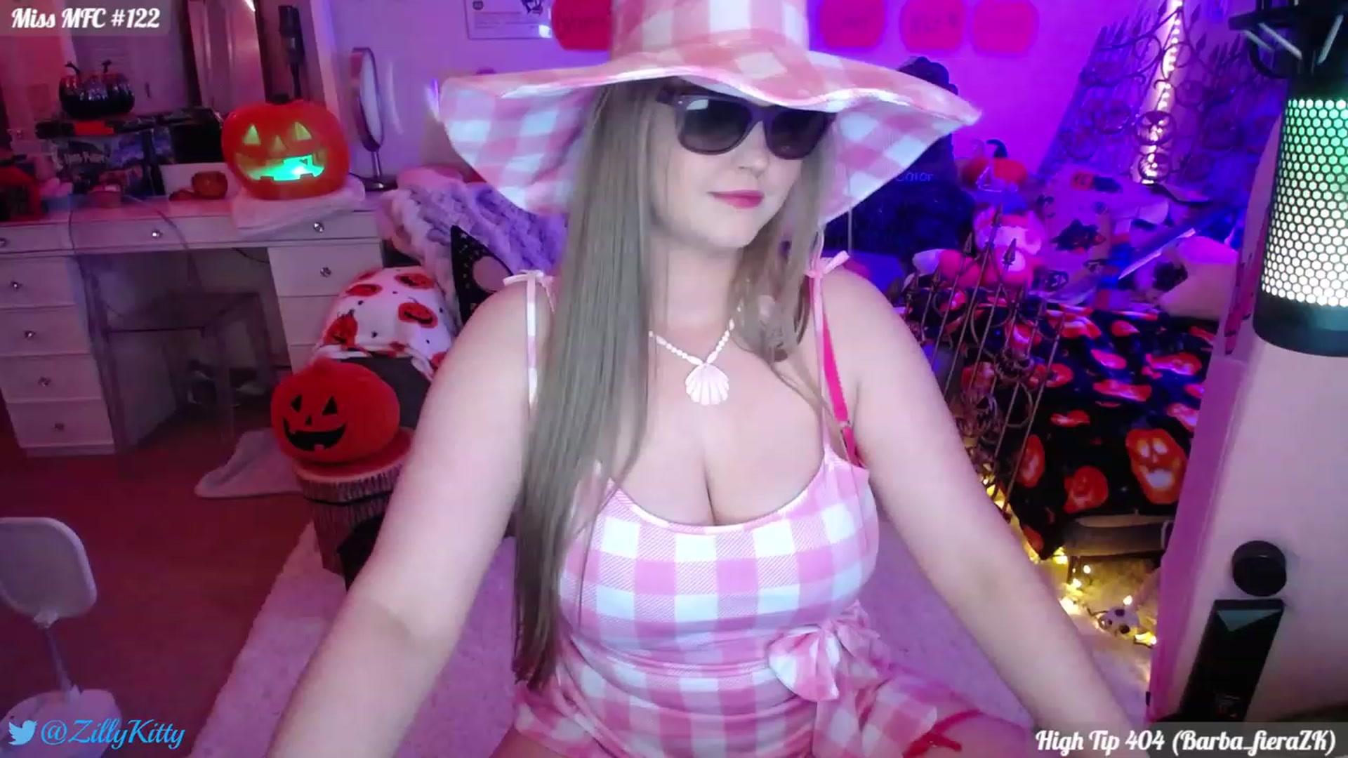 Gallery image thumbnail from ZillyKitty's myfreecams stream on, 10/10/2023, 24:02 image 7 of 20