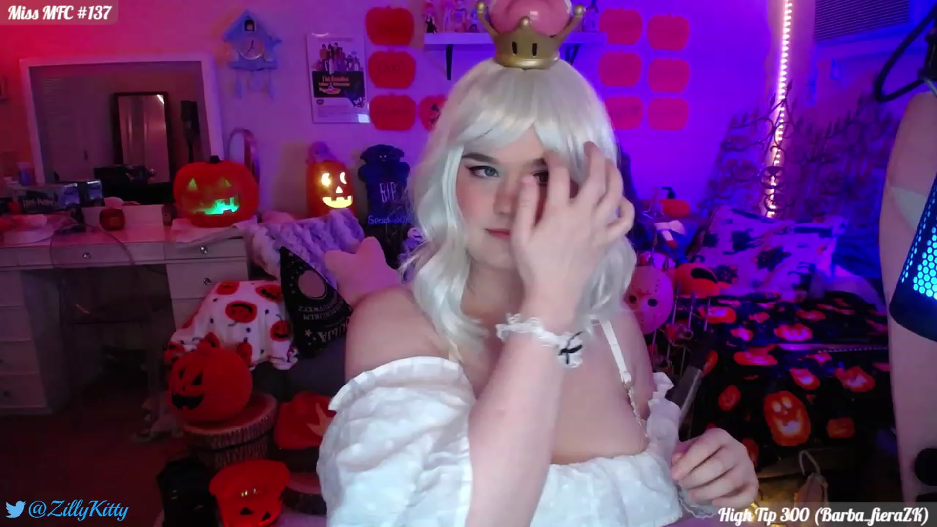 Gallery image thumbnail from ZillyKitty's myfreecams stream on, 10/13/2023, 22:32 image 4 of 20