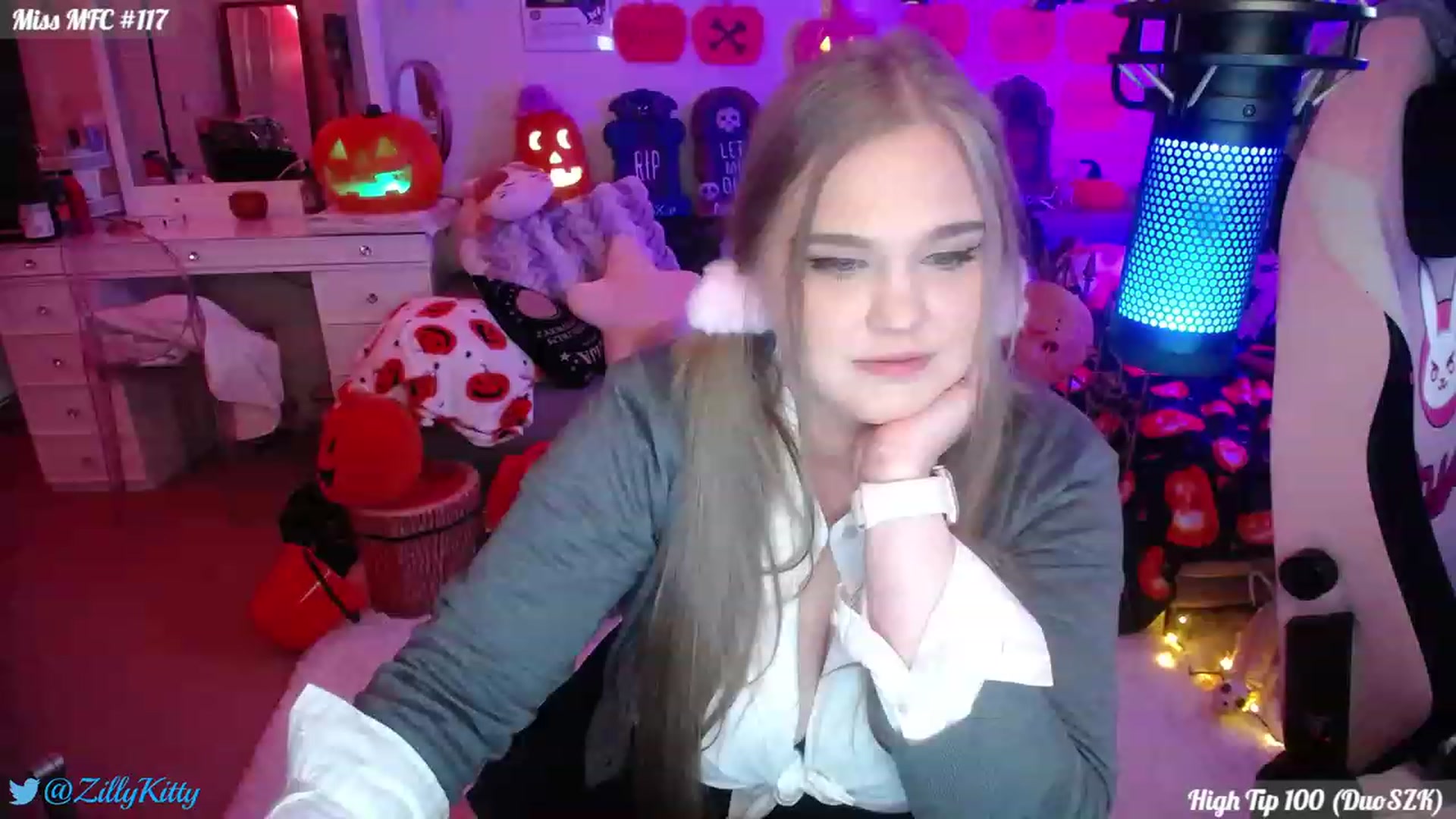 Gallery image thumbnail from ZillyKitty's myfreecams stream on, 10/16/2023, 22:33 image 11 of 20