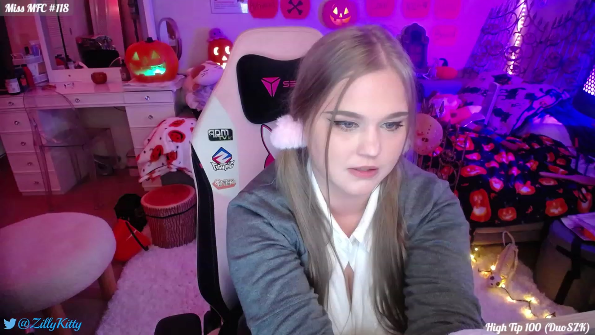 Gallery image thumbnail from ZillyKitty's myfreecams stream on, 10/16/2023, 23:25 image 3 of 20