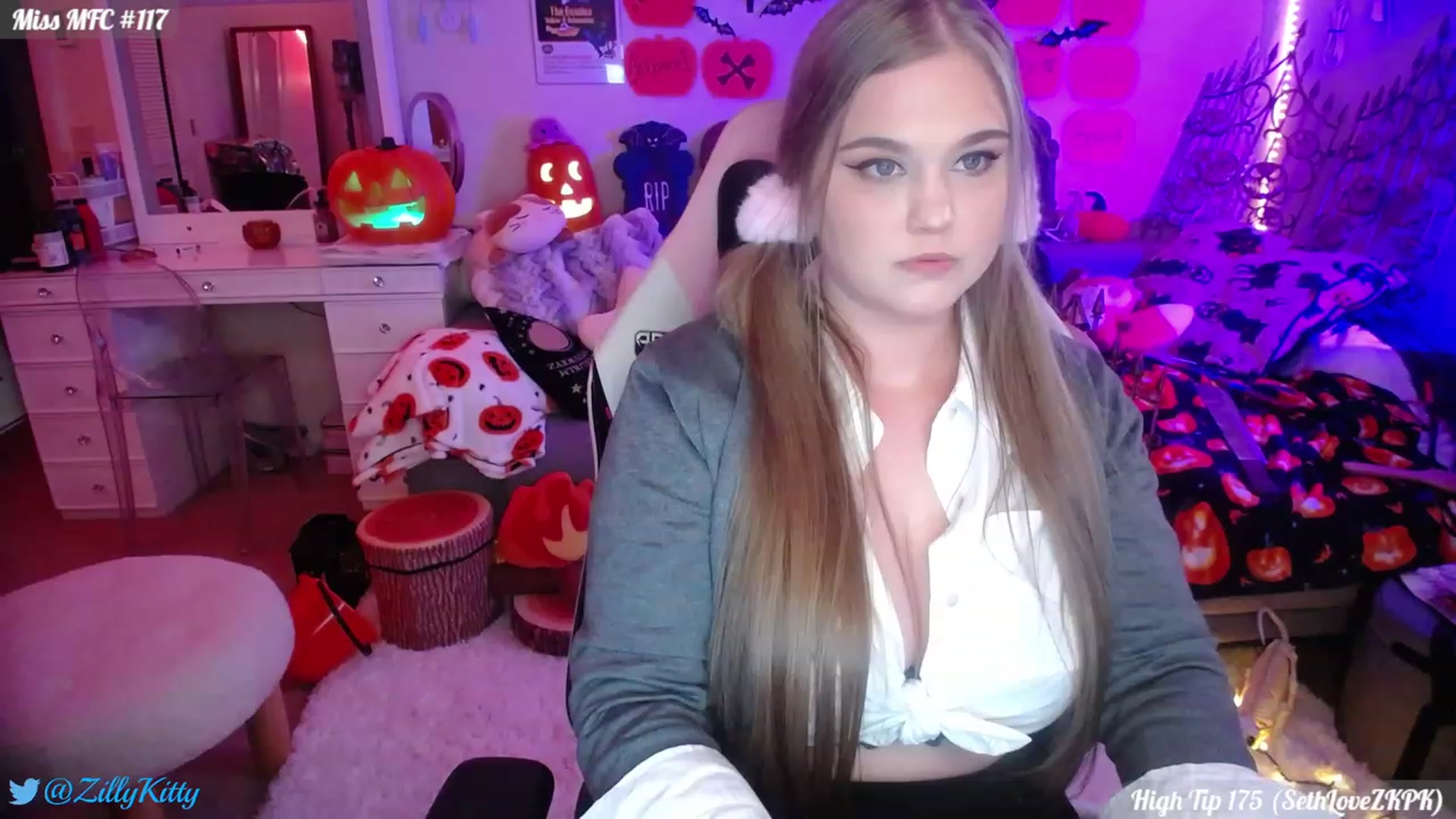 Gallery image thumbnail from ZillyKitty's myfreecams stream on, 10/16/2023, 23:25 image 15 of 20