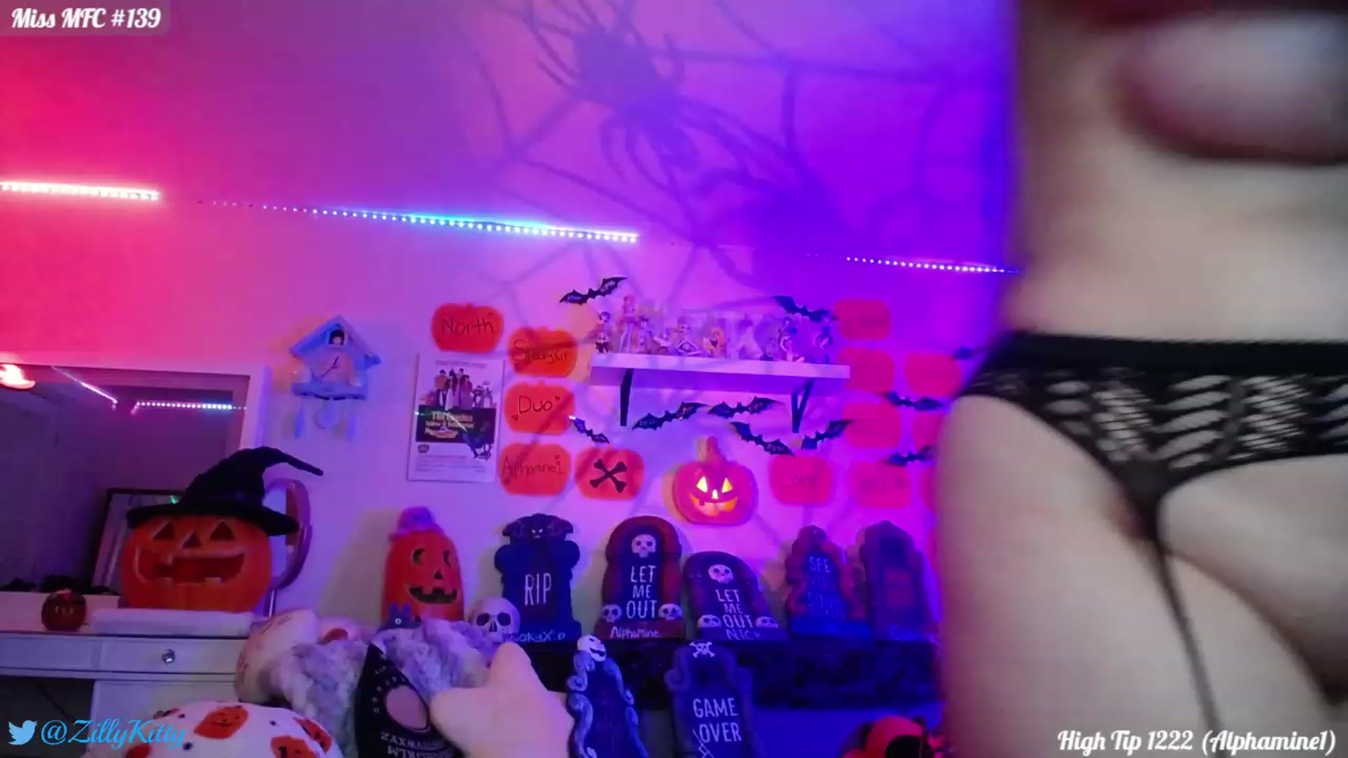 Gallery image thumbnail from ZillyKitty's myfreecams stream on, 10/20/2023, 02:04 image 5 of 20