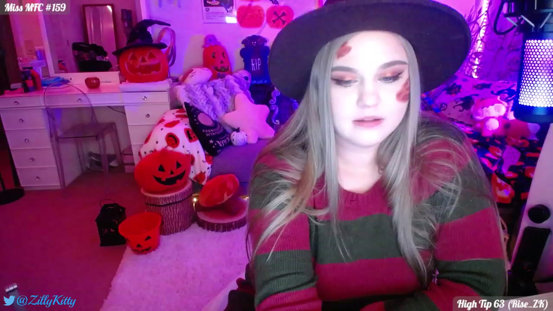 Gallery image thumbnail from ZillyKitty's myfreecams stream on, 10/21/2023, 22:48 image 16 of 20