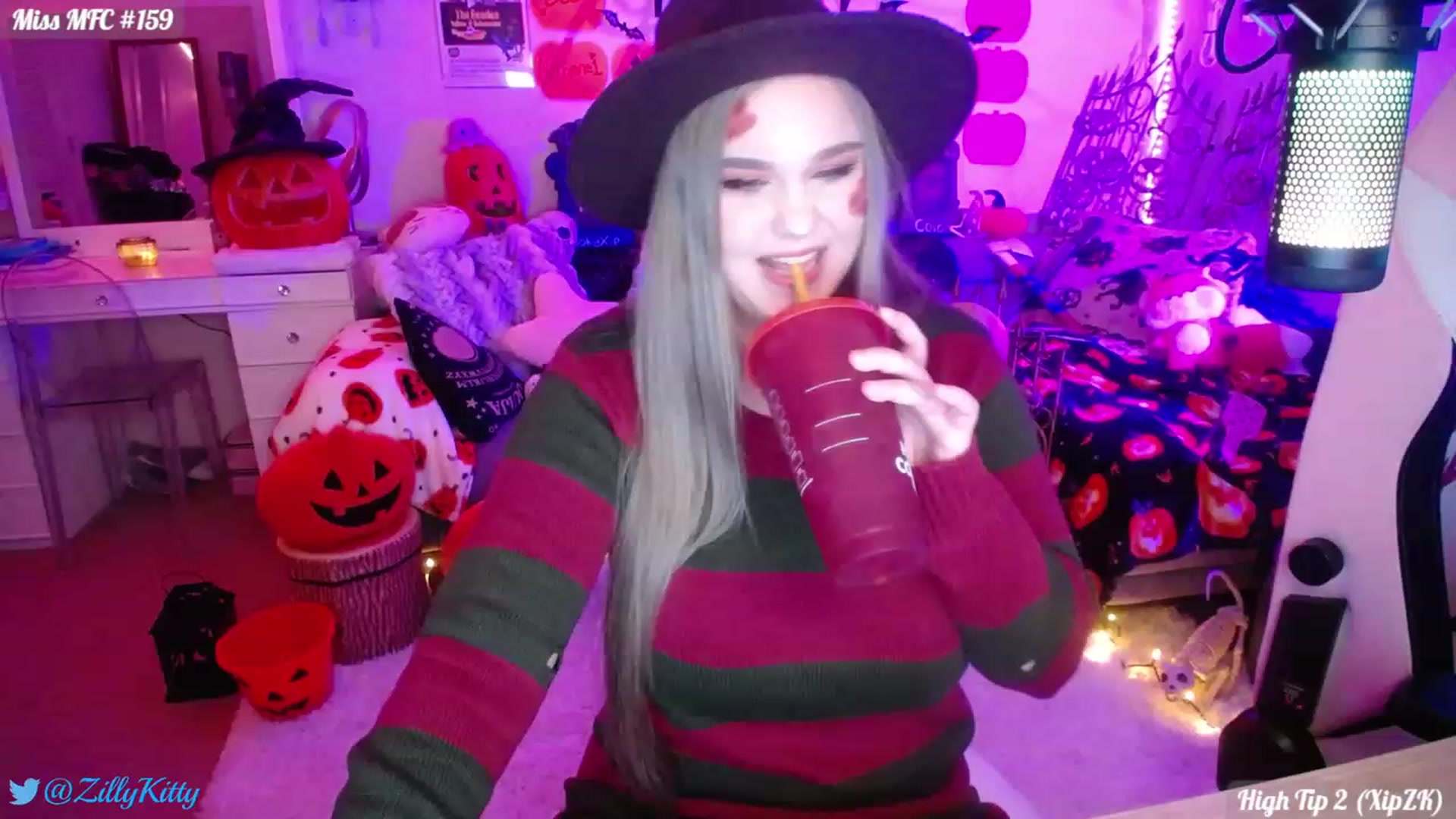 Gallery image thumbnail from ZillyKitty's myfreecams stream on, 10/21/2023, 22:48 image 3 of 20