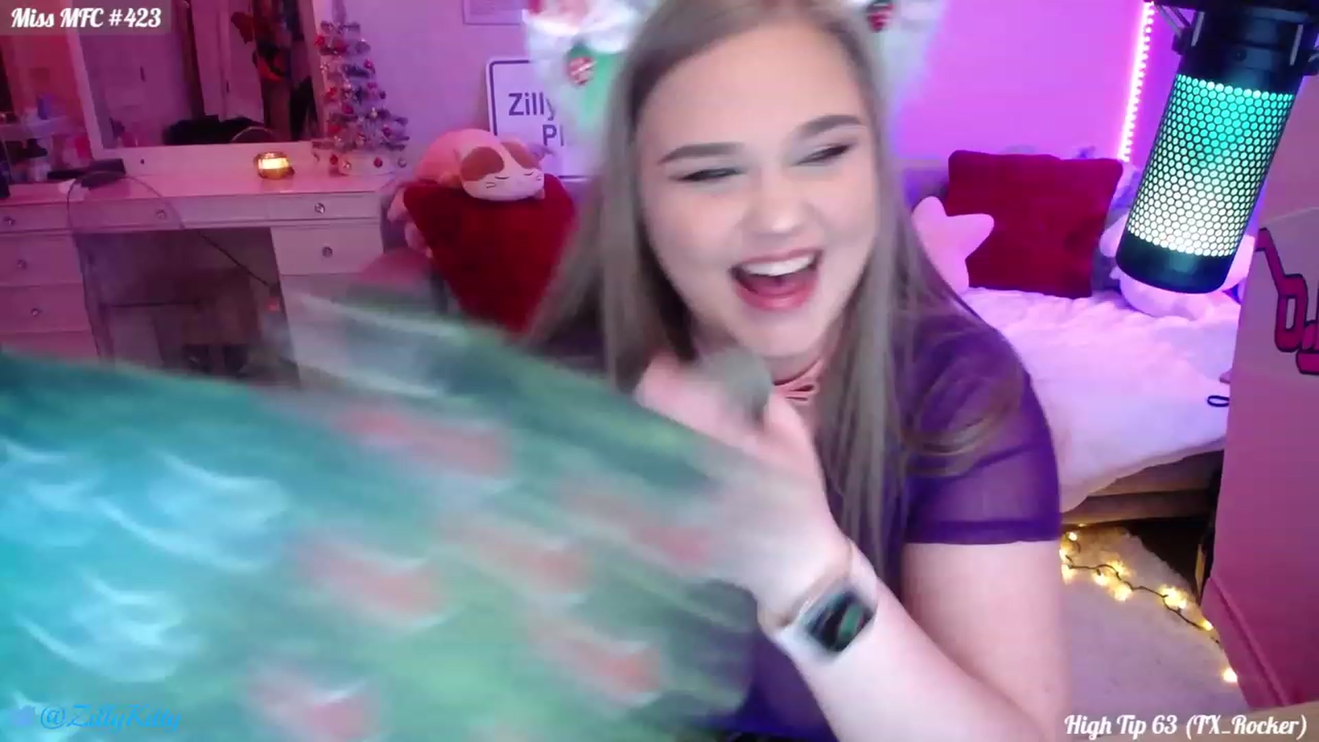 Gallery image thumbnail from ZillyKitty's myfreecams stream on, 11/08/2023, 23:07 image 2 of 20