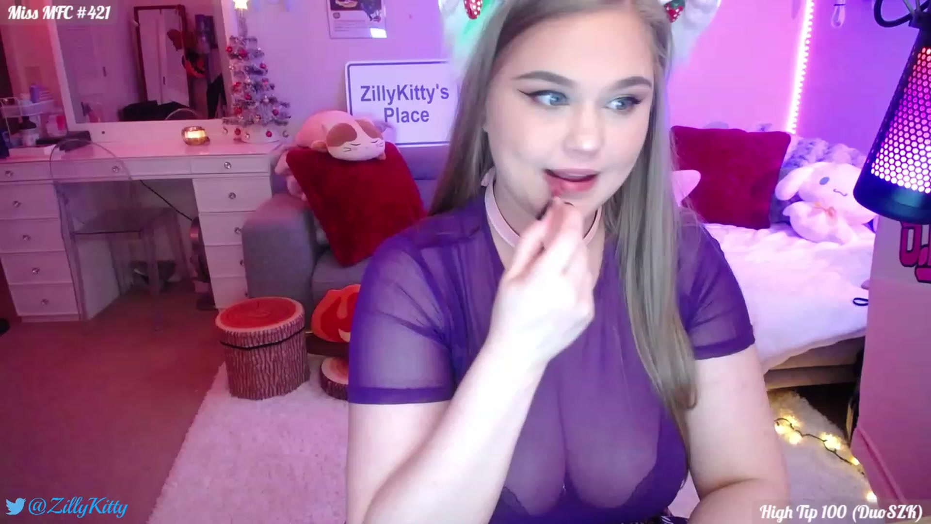 Gallery image thumbnail from ZillyKitty's myfreecams stream on, 11/08/2023, 23:07 image 7 of 20