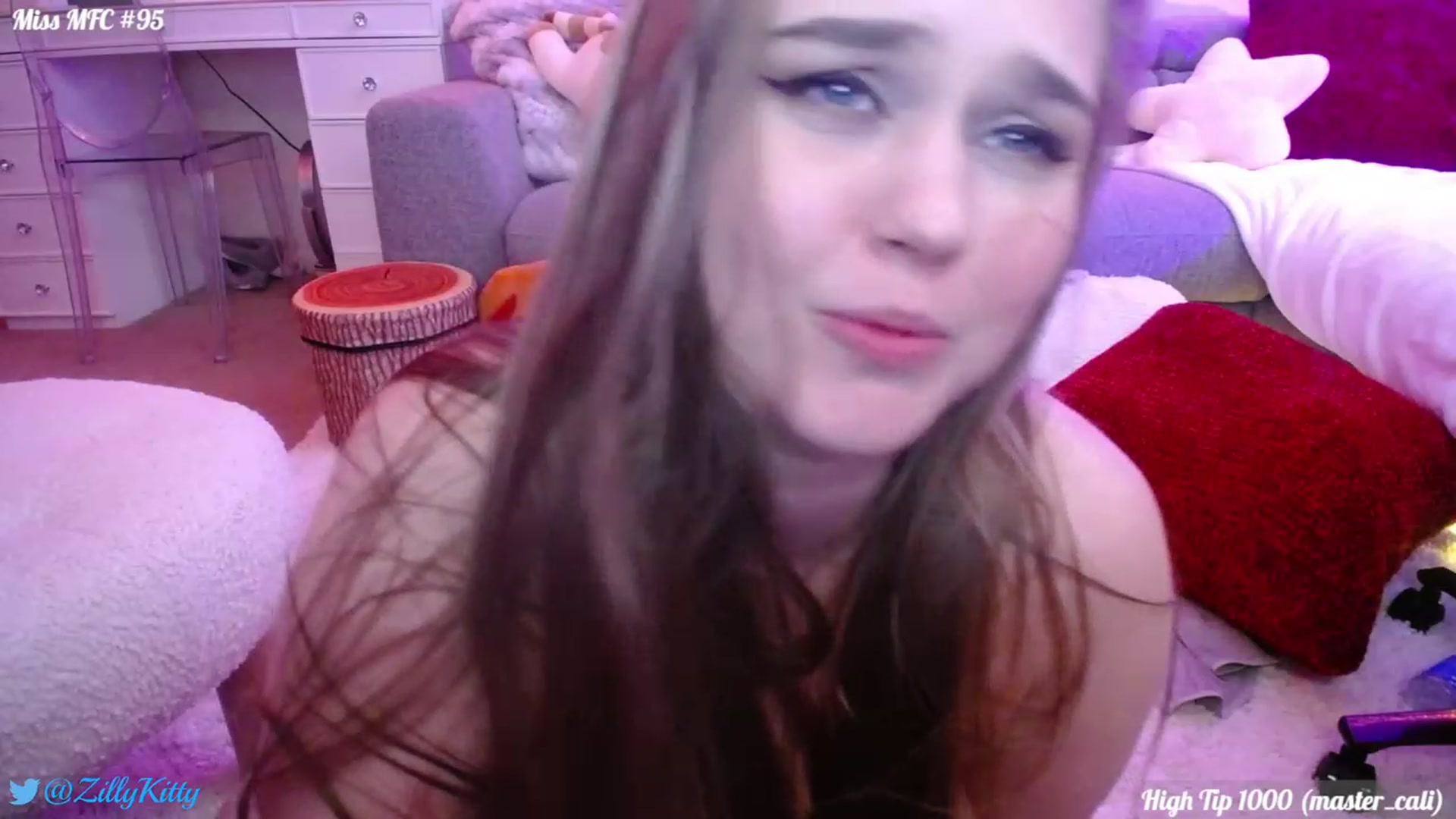 Gallery image thumbnail from ZillyKitty's myfreecams stream on, 11/09/2023, 08:32 image 12 of 20