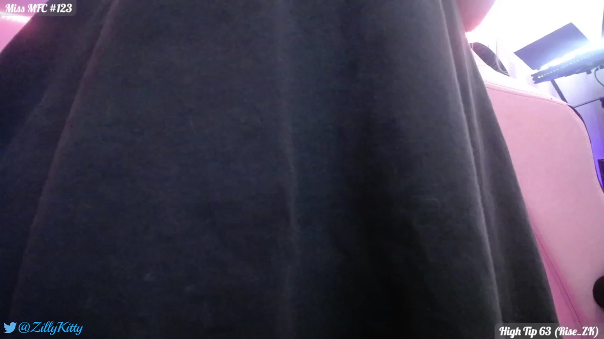 Gallery image thumbnail from ZillyKitty's myfreecams stream on, 11/16/2023, 24:03 image 4 of 20
