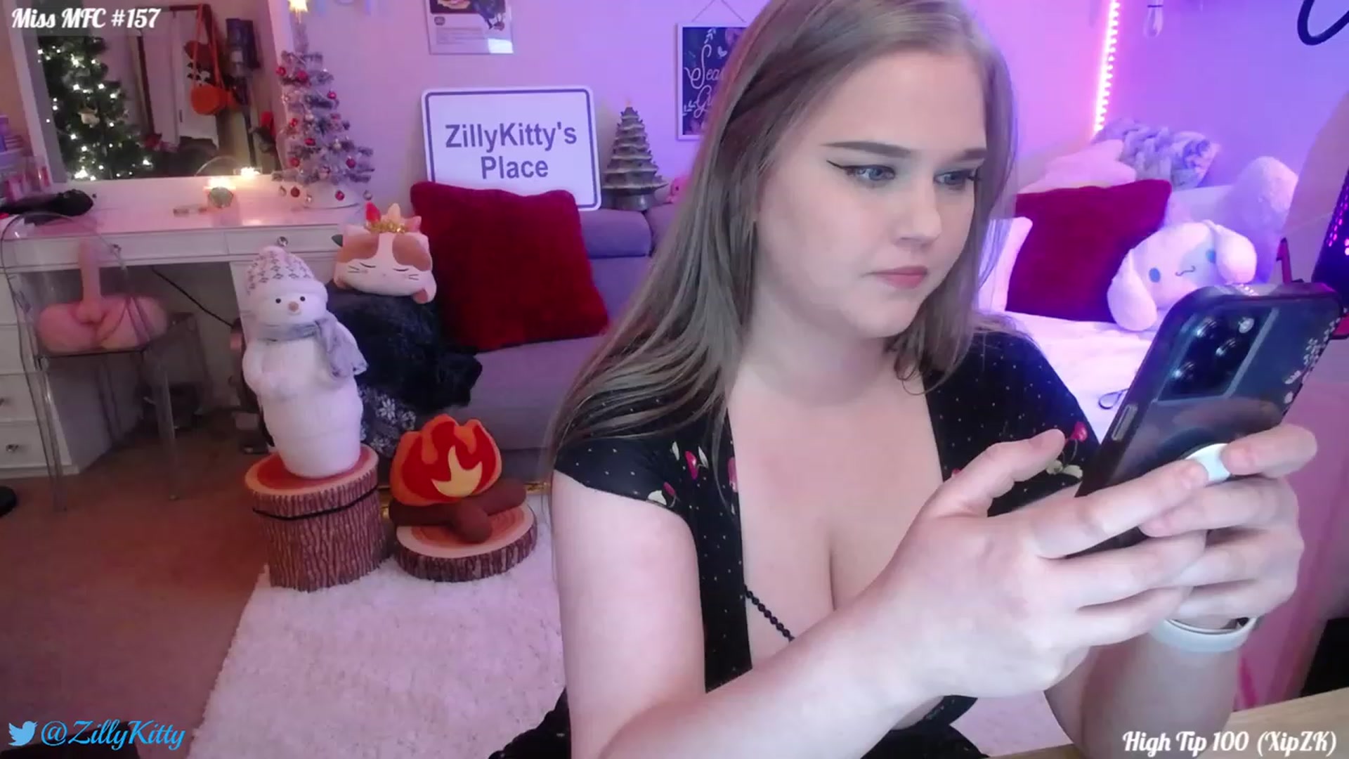 Gallery image thumbnail from ZillyKitty's myfreecams stream on, 11/19/2023, 24:53 image 2 of 20