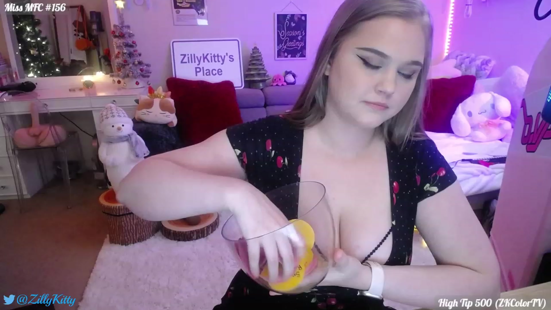 Gallery image thumbnail from ZillyKitty's myfreecams stream on, 11/19/2023, 24:53 image 11 of 20