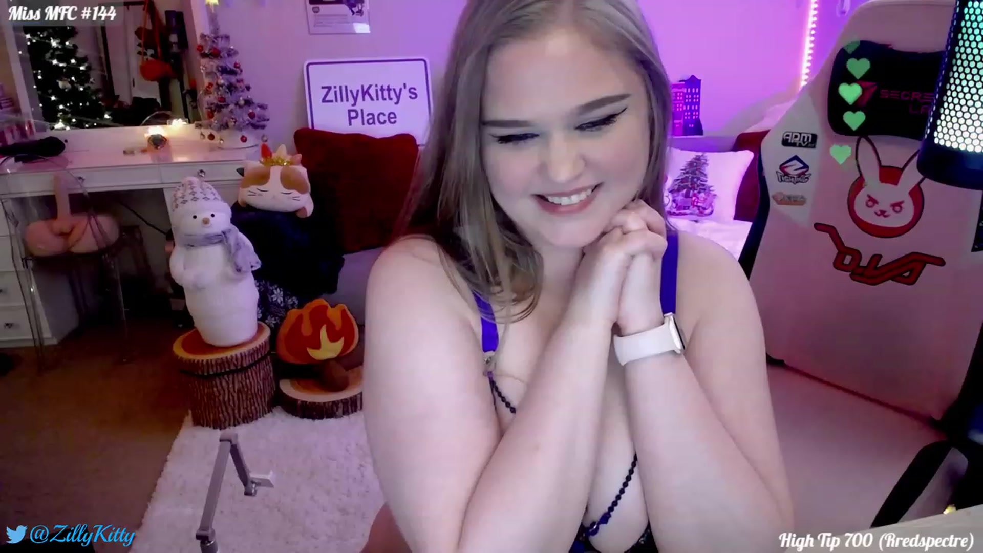 Gallery image thumbnail from ZillyKitty's myfreecams stream on, 11/19/2023, 03:59 image 4 of 20