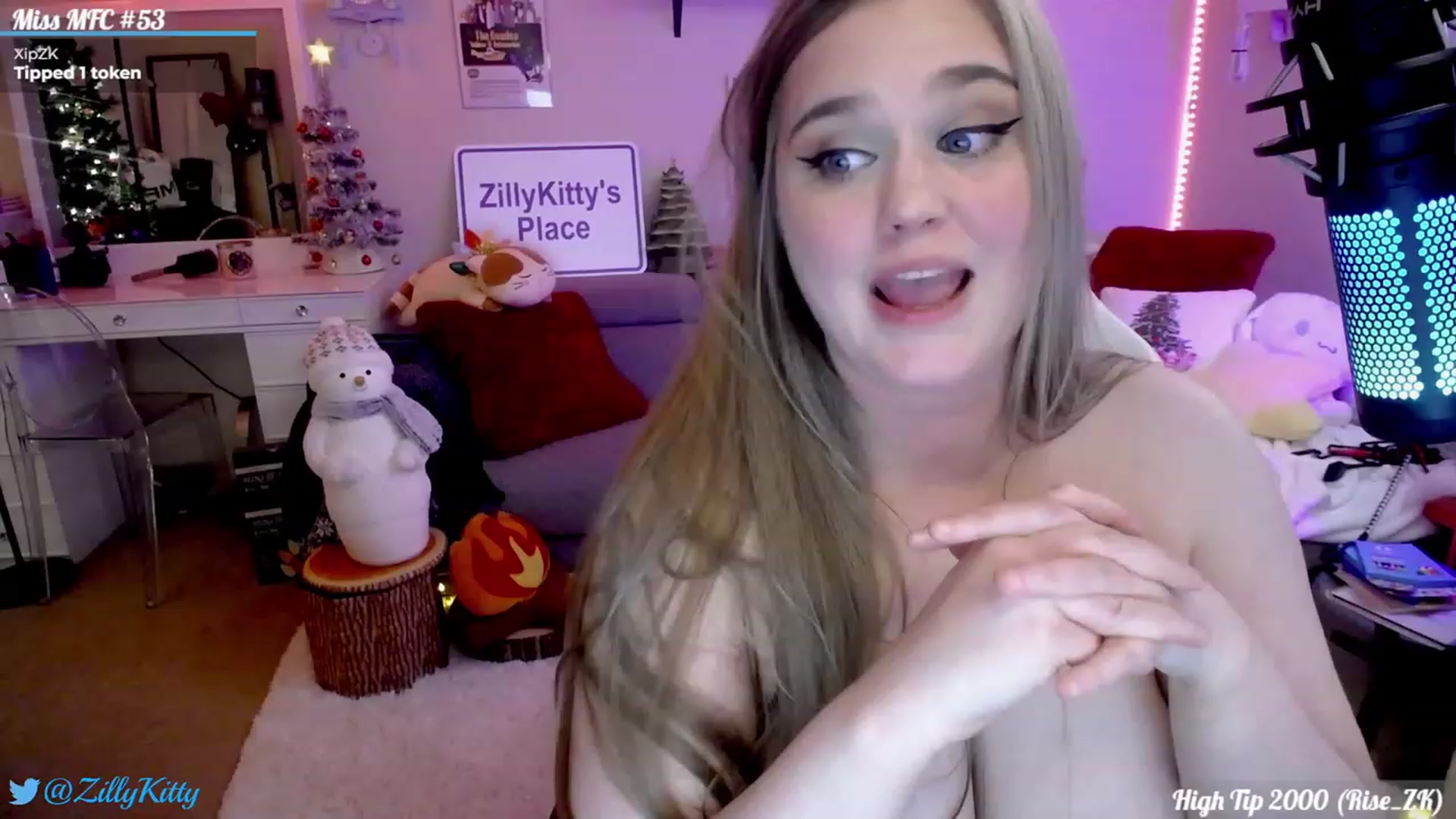 Gallery image thumbnail from ZillyKitty's myfreecams stream on, 12/02/2023, 01:55 image 19 of 20