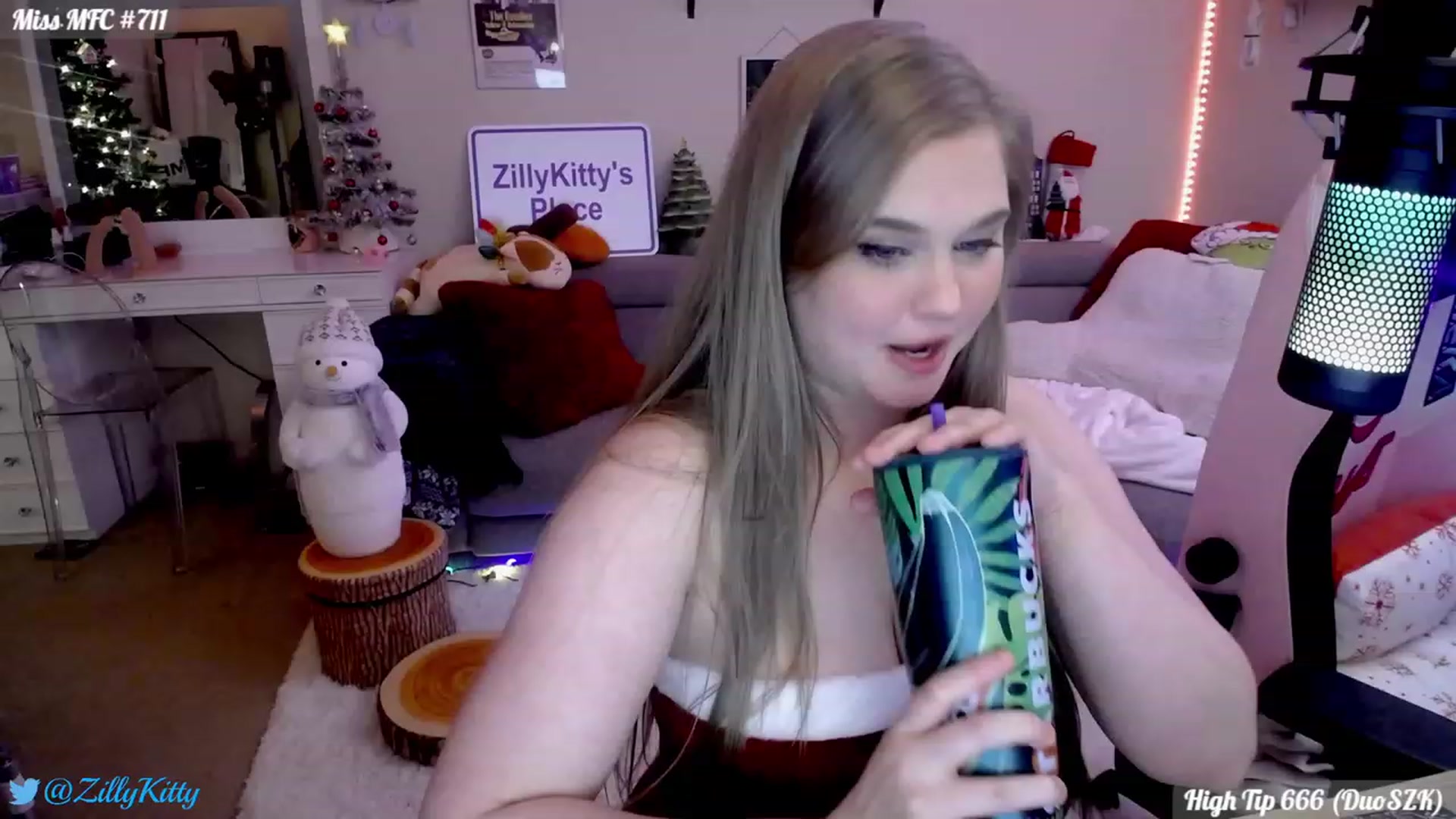 Gallery image thumbnail from ZillyKitty's myfreecams stream on, 12/07/2023, 22:45 image 16 of 20
