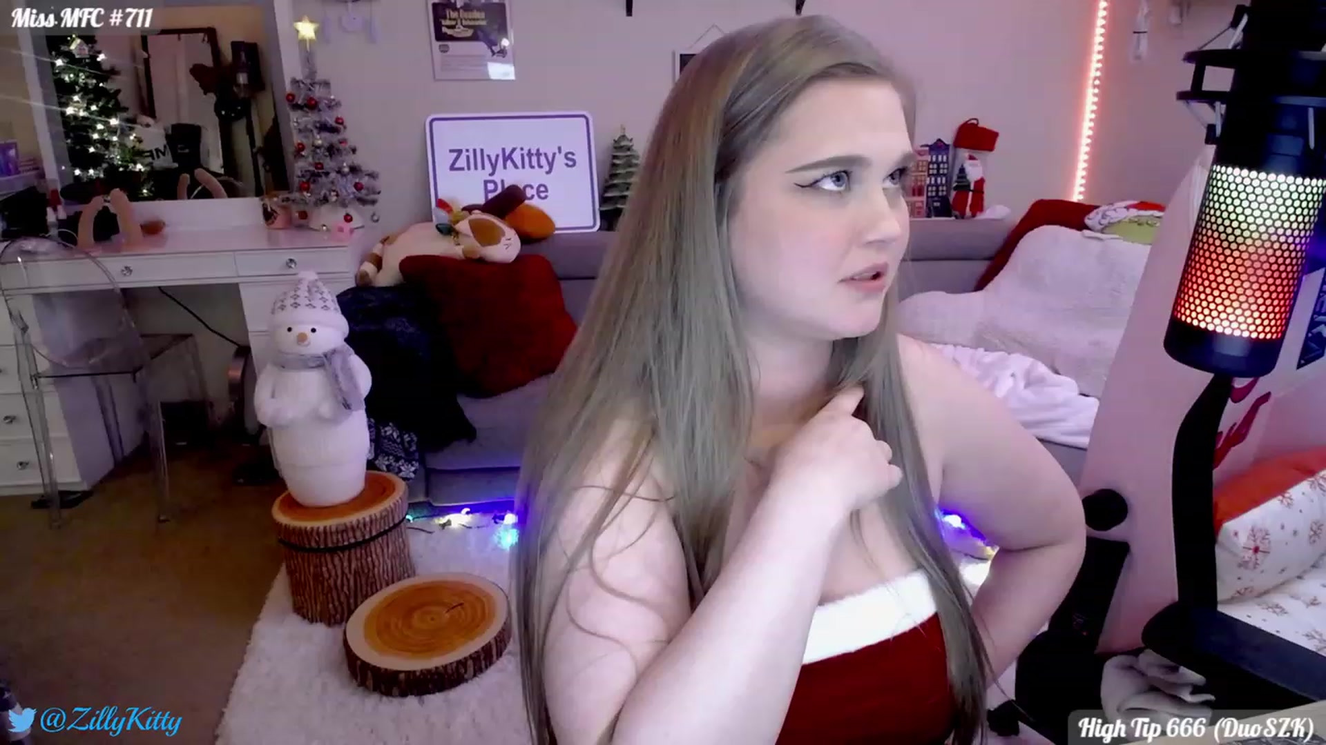 Gallery image thumbnail from ZillyKitty's myfreecams stream on, 12/07/2023, 22:45 image 15 of 20