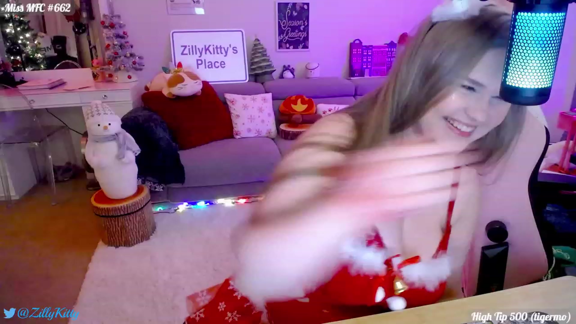 Gallery image thumbnail from ZillyKitty's myfreecams stream on, 12/21/2023, 24:44 image 10 of 20
