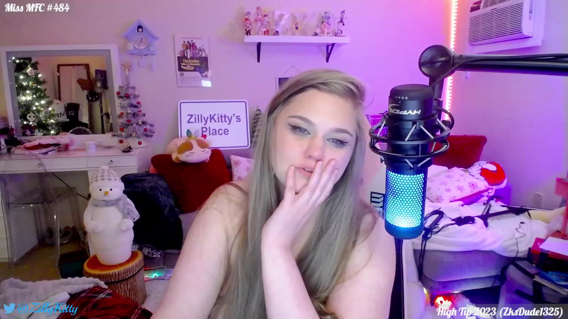 Gallery image thumbnail from ZillyKitty's myfreecams stream on, 12/27/2023, 24:20 image 16 of 20