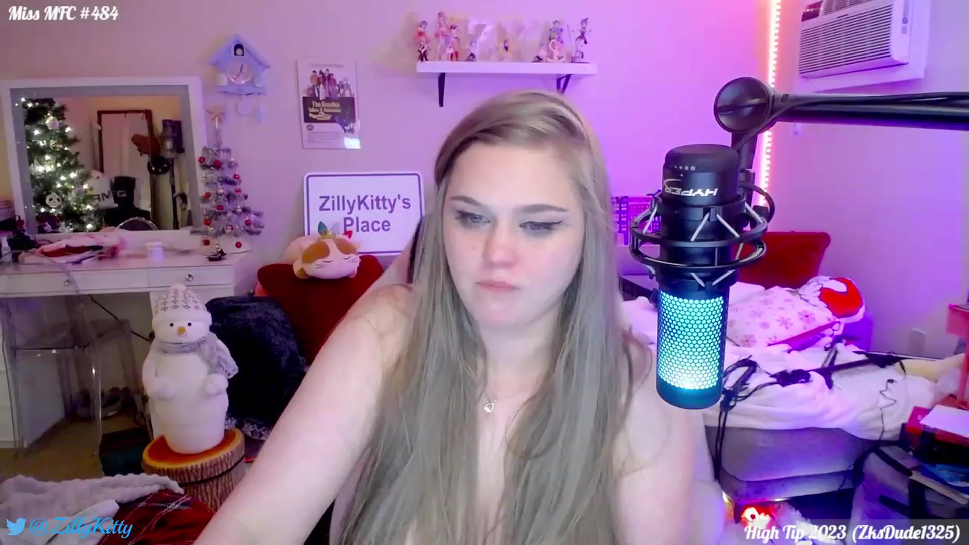 Gallery image thumbnail from ZillyKitty's myfreecams stream on, 12/27/2023, 24:20 image 15 of 20