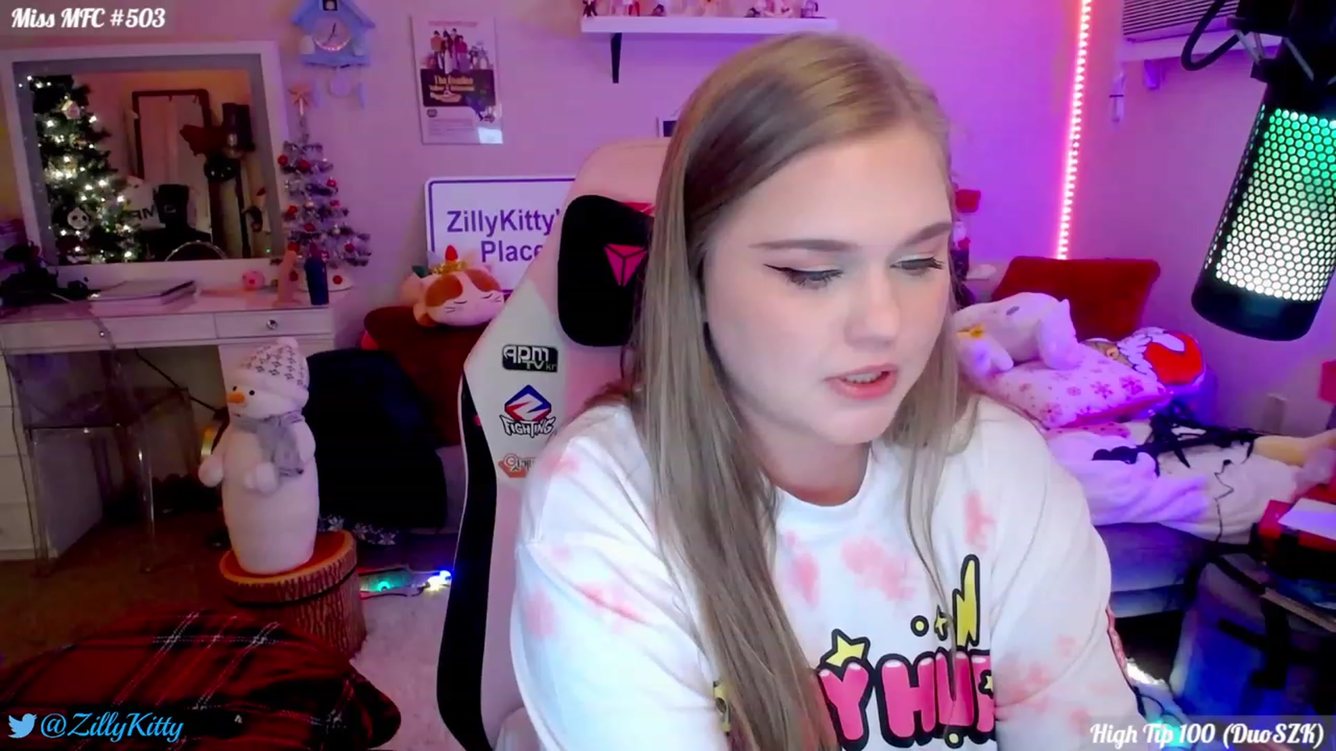 Gallery image thumbnail from ZillyKitty's myfreecams stream on, 12/27/2023, 21:18 image 9 of 20