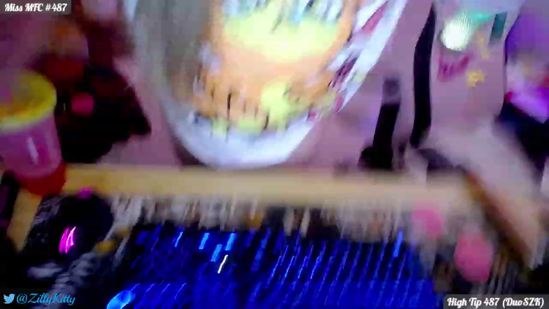 Gallery image thumbnail from ZillyKitty's myfreecams stream on, 12/27/2023, 21:18 image 15 of 20
