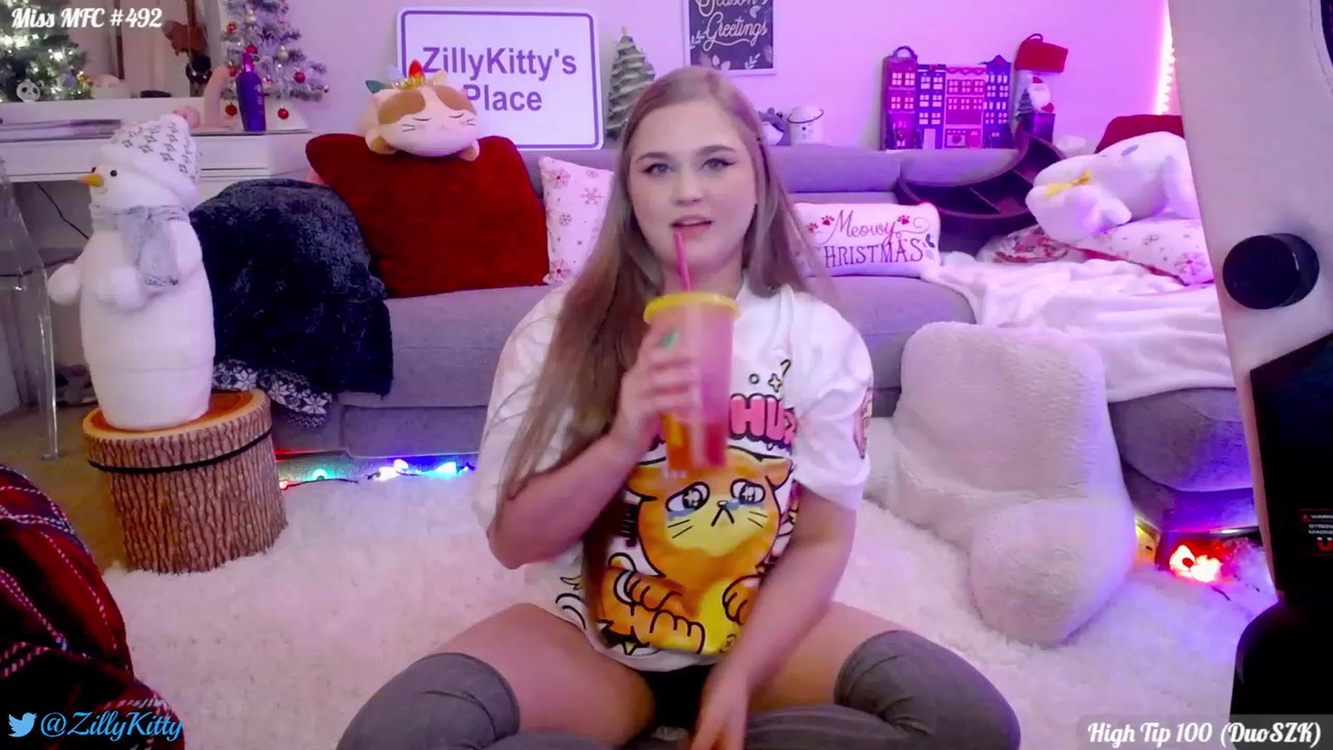 Gallery image thumbnail from ZillyKitty's myfreecams stream on, 12/27/2023, 21:18 image 13 of 20