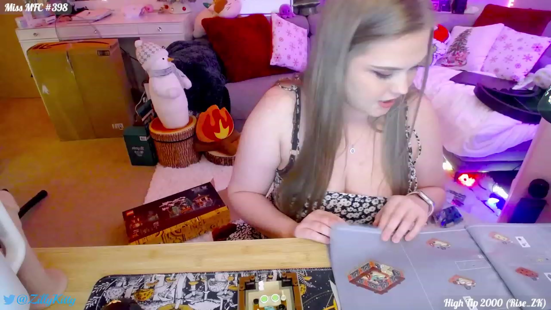 Gallery image thumbnail from ZillyKitty's myfreecams stream on, 12/30/2023, 24:58 image 5 of 20