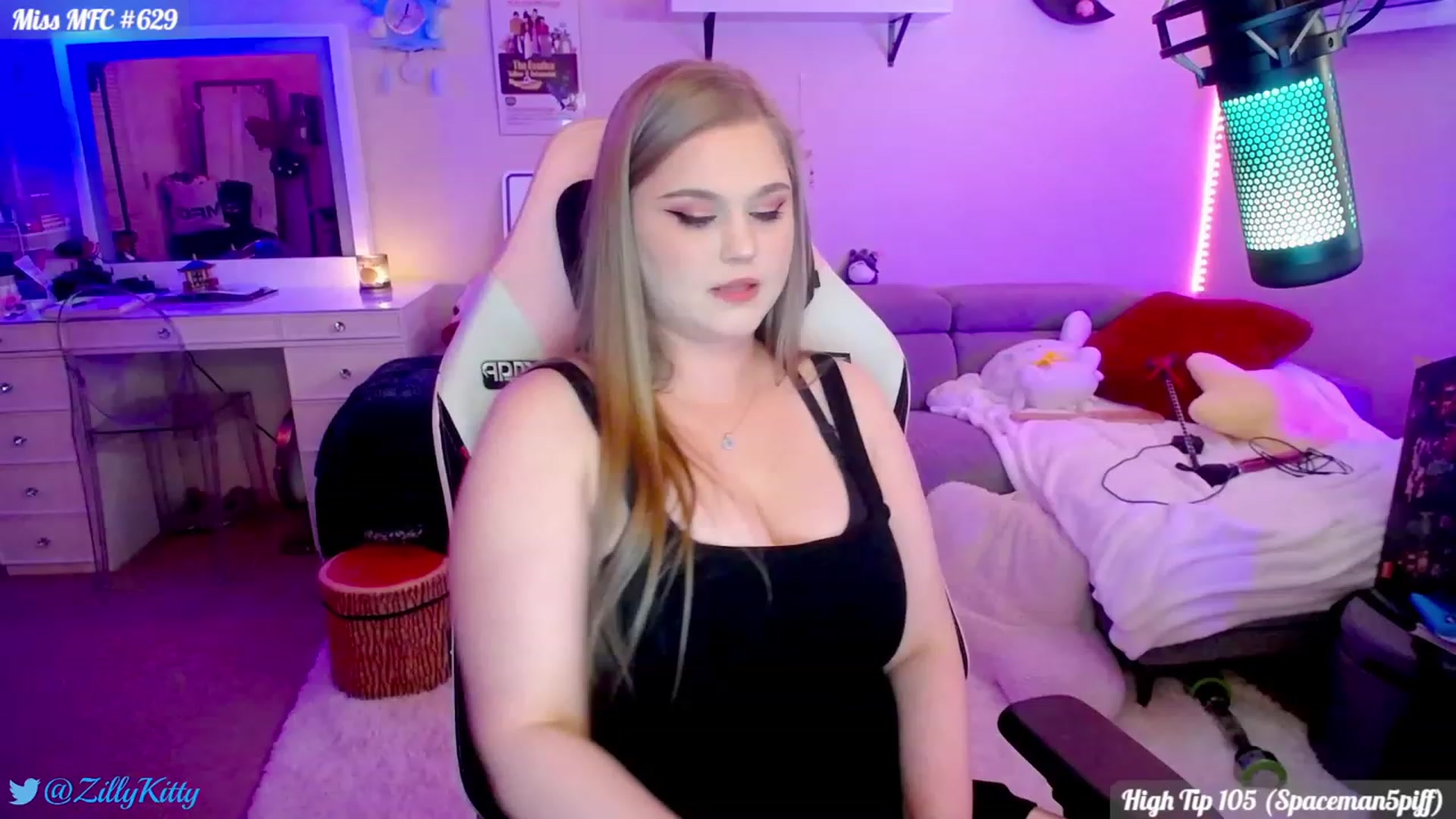 Gallery image thumbnail from ZillyKitty's myfreecams stream on, 01/12/2024, 24:01 image 5 of 20