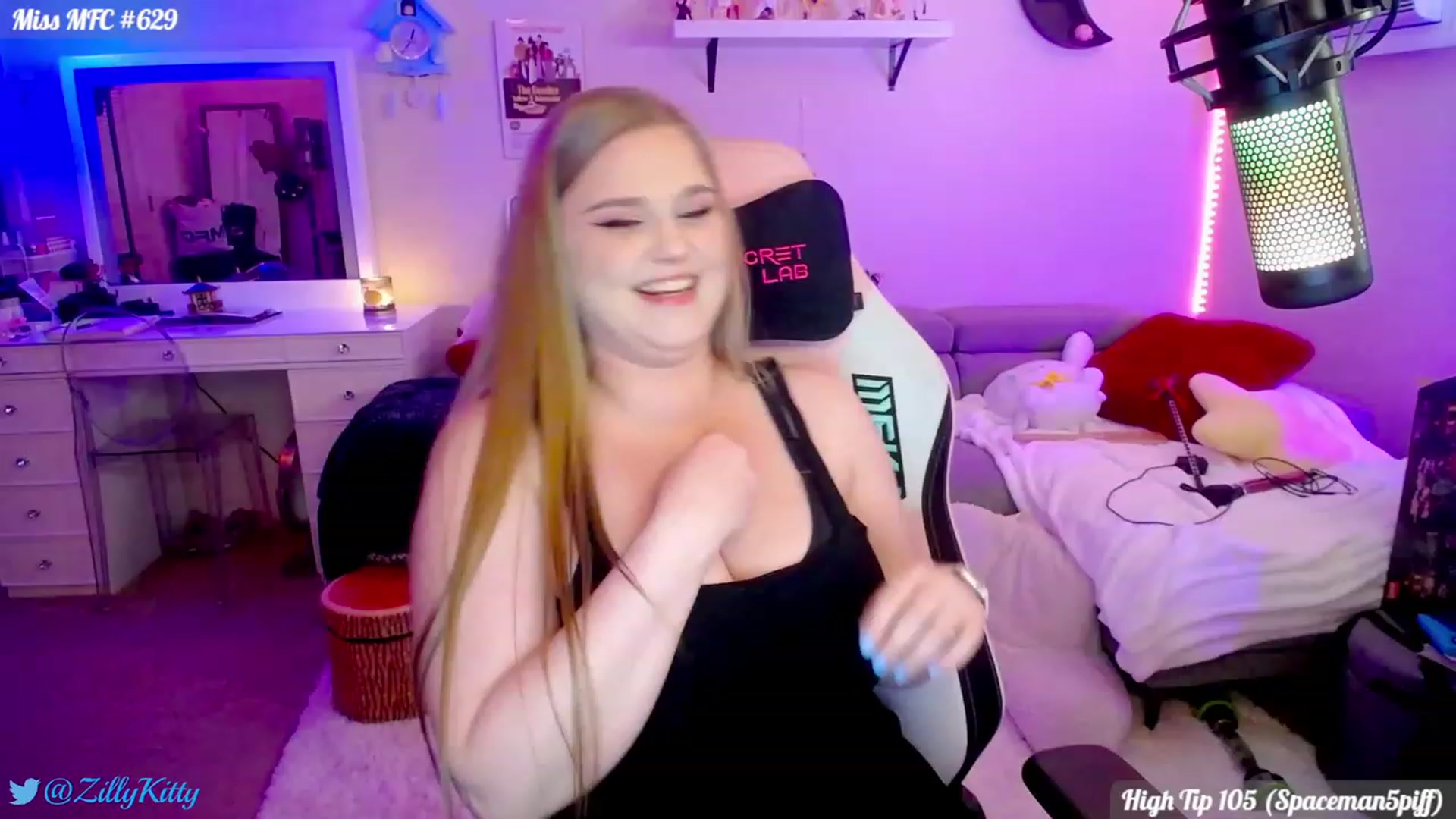 Gallery image thumbnail from ZillyKitty's myfreecams stream on, 01/12/2024, 24:01 image 1 of 20