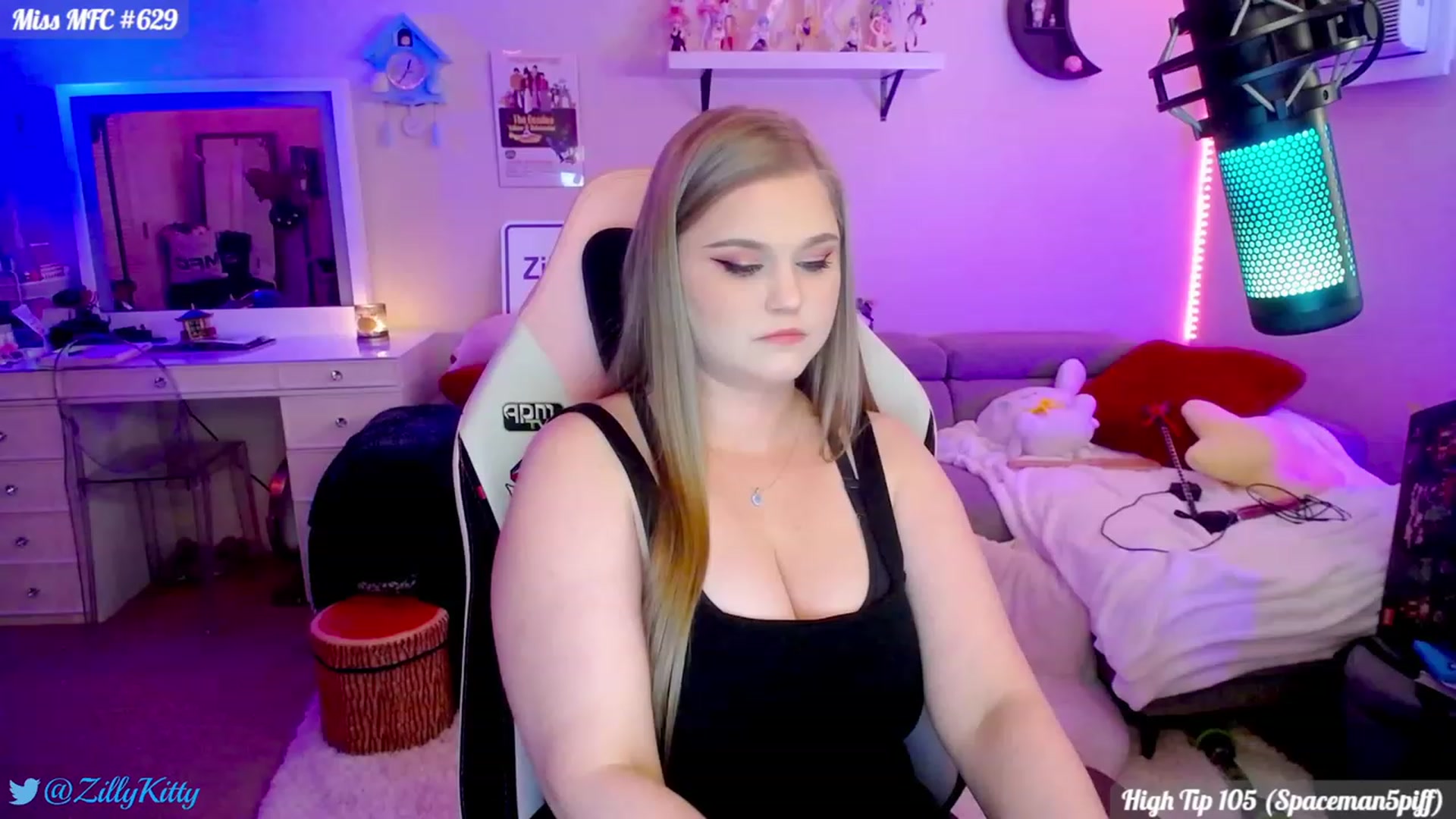 Gallery image thumbnail from ZillyKitty's myfreecams stream on, 01/12/2024, 24:01 image 7 of 20