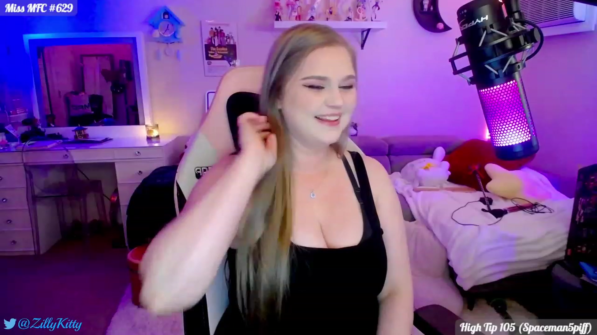 Gallery image thumbnail from ZillyKitty's myfreecams stream on, 01/12/2024, 24:01 image 10 of 20
