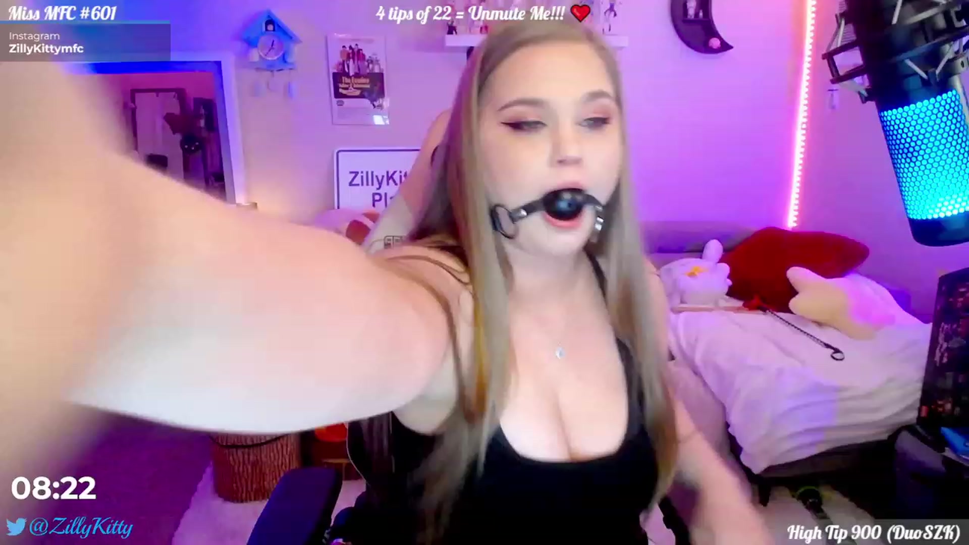 Gallery image thumbnail from ZillyKitty's myfreecams stream on, 01/12/2024, 24:01 image 15 of 20