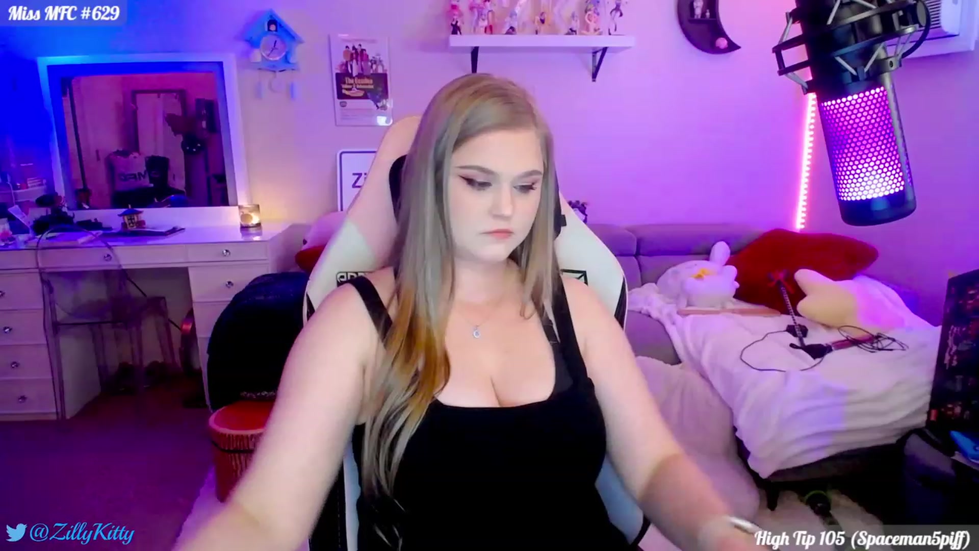 Gallery image thumbnail from ZillyKitty's myfreecams stream on, 01/12/2024, 24:01 image 8 of 20