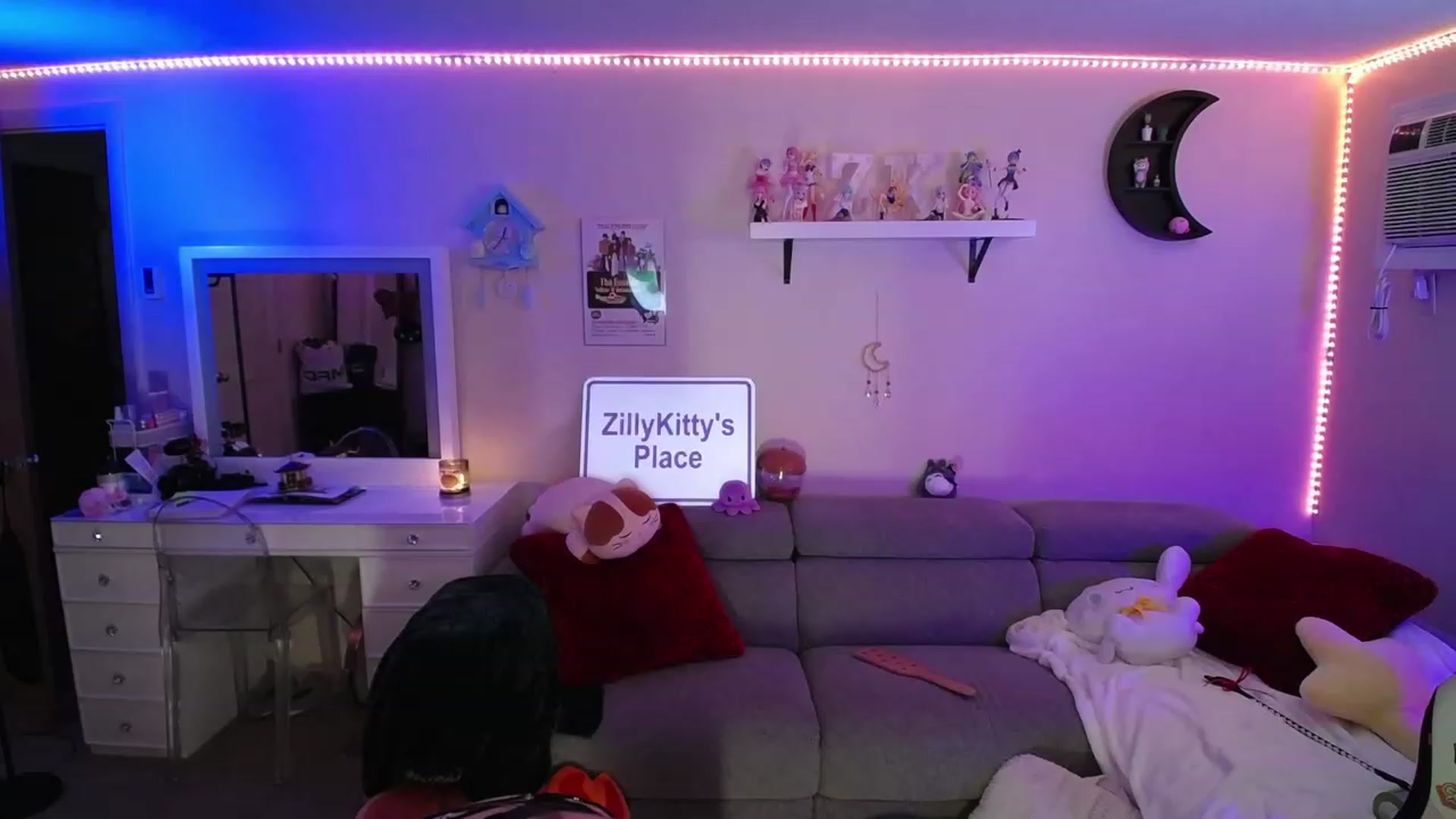Gallery image thumbnail from ZillyKitty's myfreecams stream on, 01/12/2024, 01:11 image 15 of 20