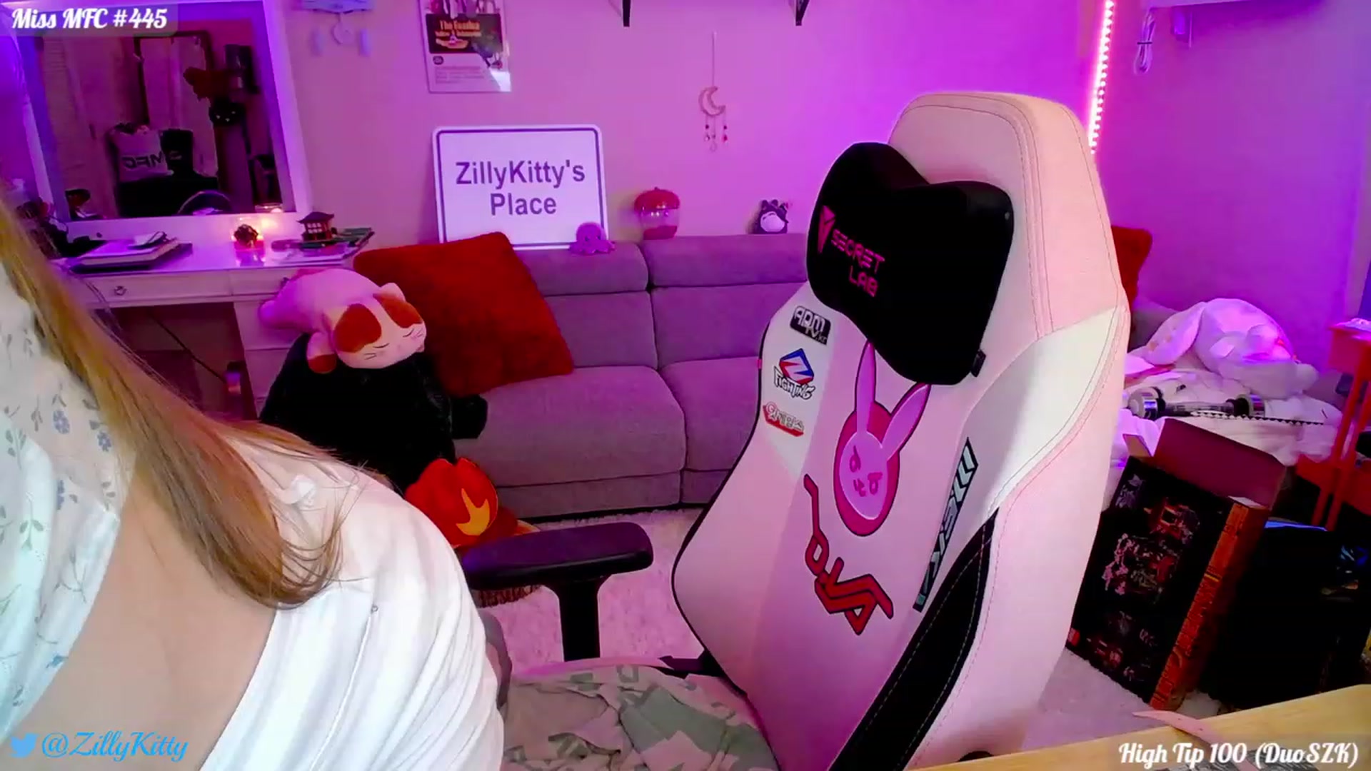 Gallery image thumbnail from ZillyKitty's myfreecams stream on, 01/23/2024, 24:47 image 4 of 20