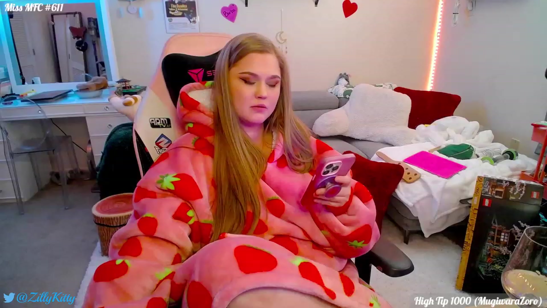 Gallery image thumbnail from ZillyKitty's myfreecams stream on, 02/04/2024, 03:17 image 5 of 20