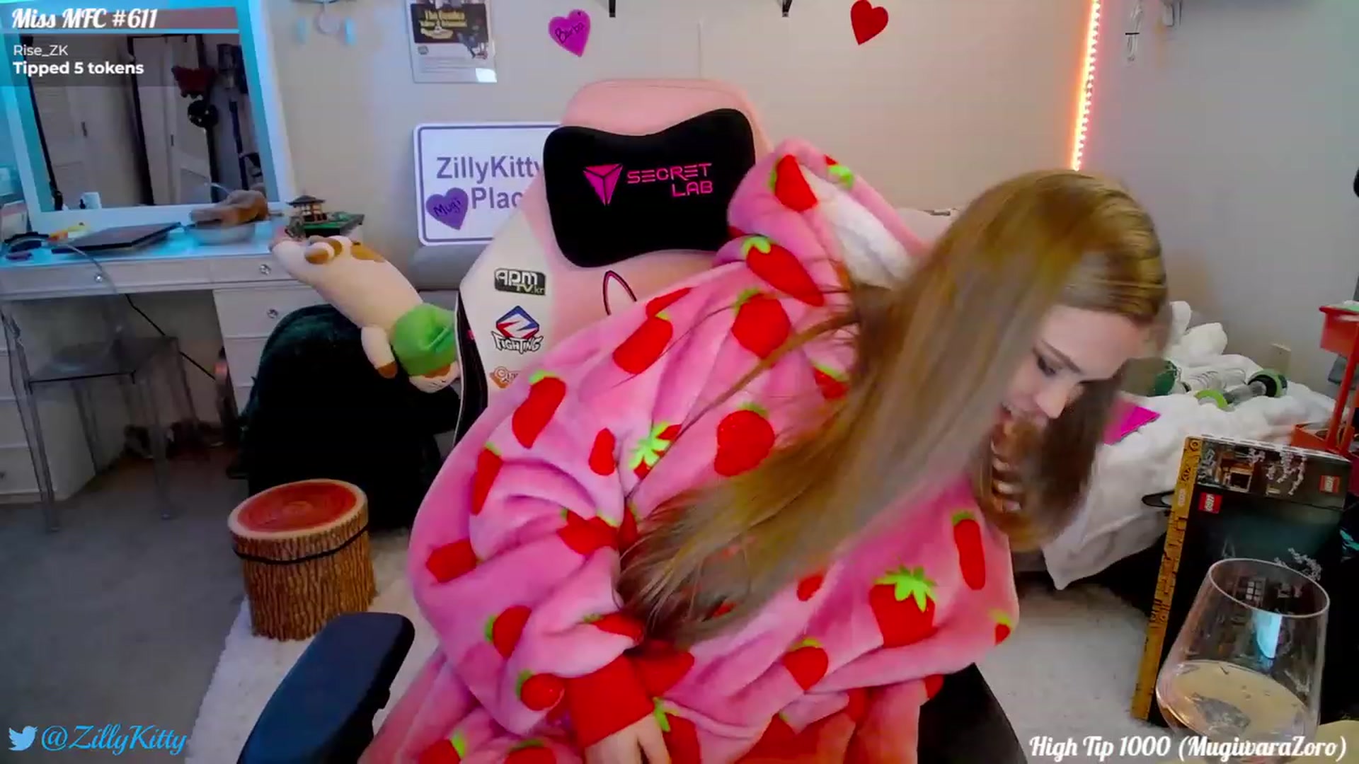 Gallery image thumbnail from ZillyKitty's myfreecams stream on, 02/04/2024, 03:17 image 4 of 20