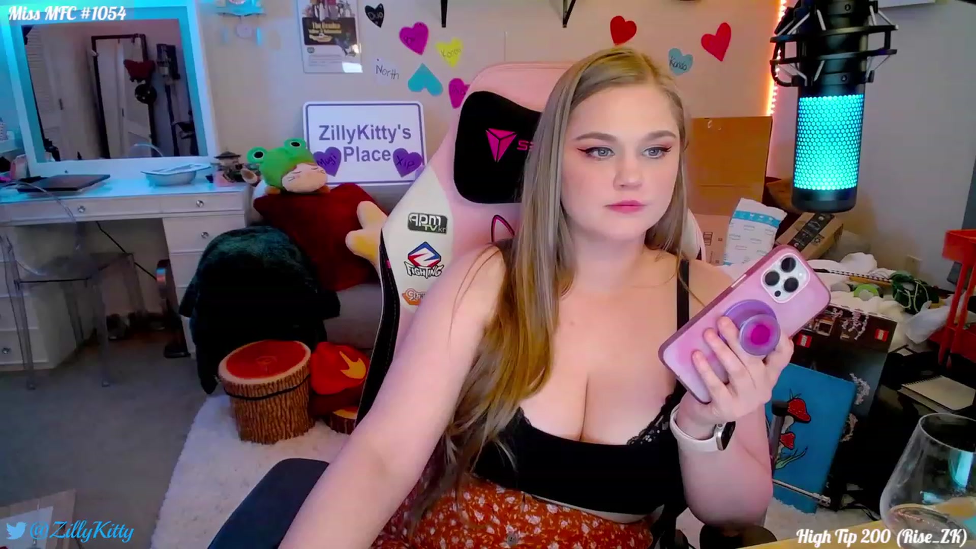Gallery image thumbnail from ZillyKitty's myfreecams stream on, 02/10/2024, 01:19 image 8 of 20