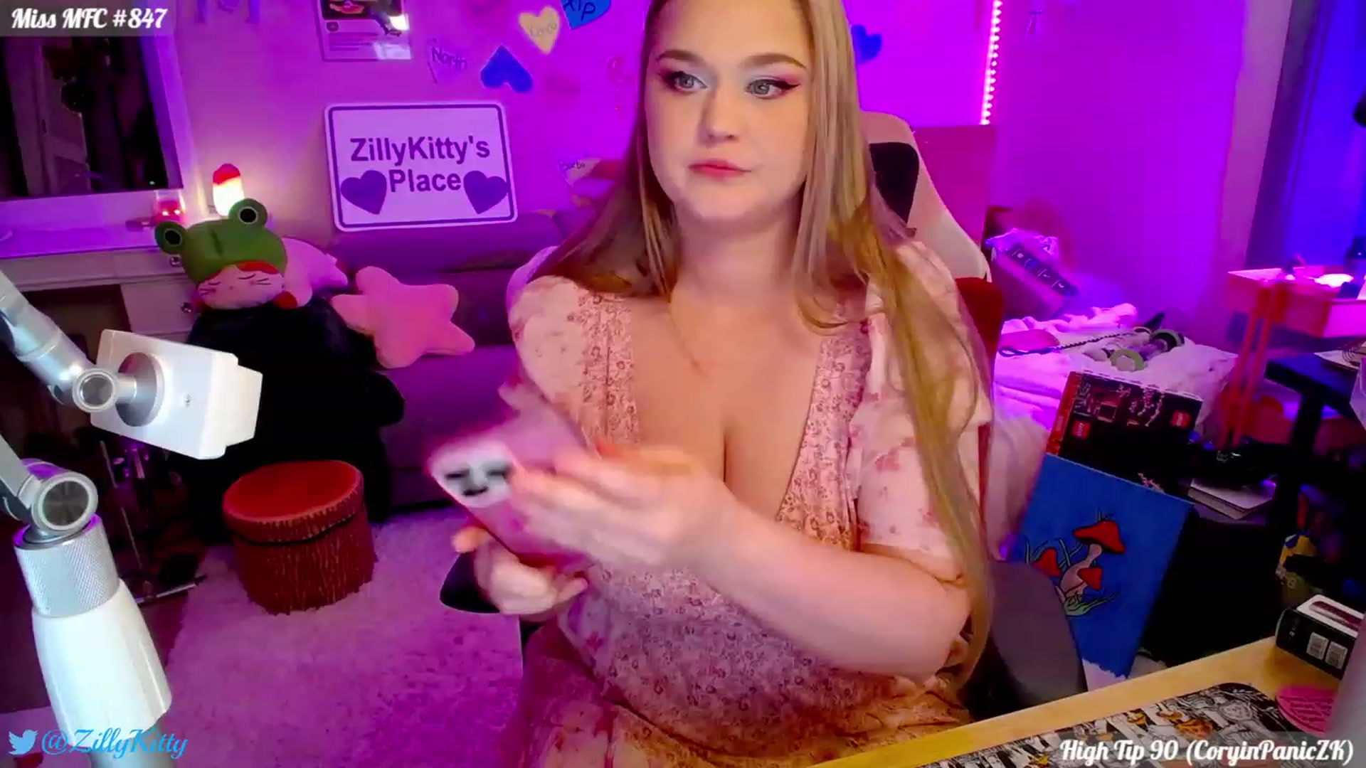 Gallery image thumbnail from ZillyKitty's myfreecams stream on, 02/14/2024, 22:34 image 17 of 20