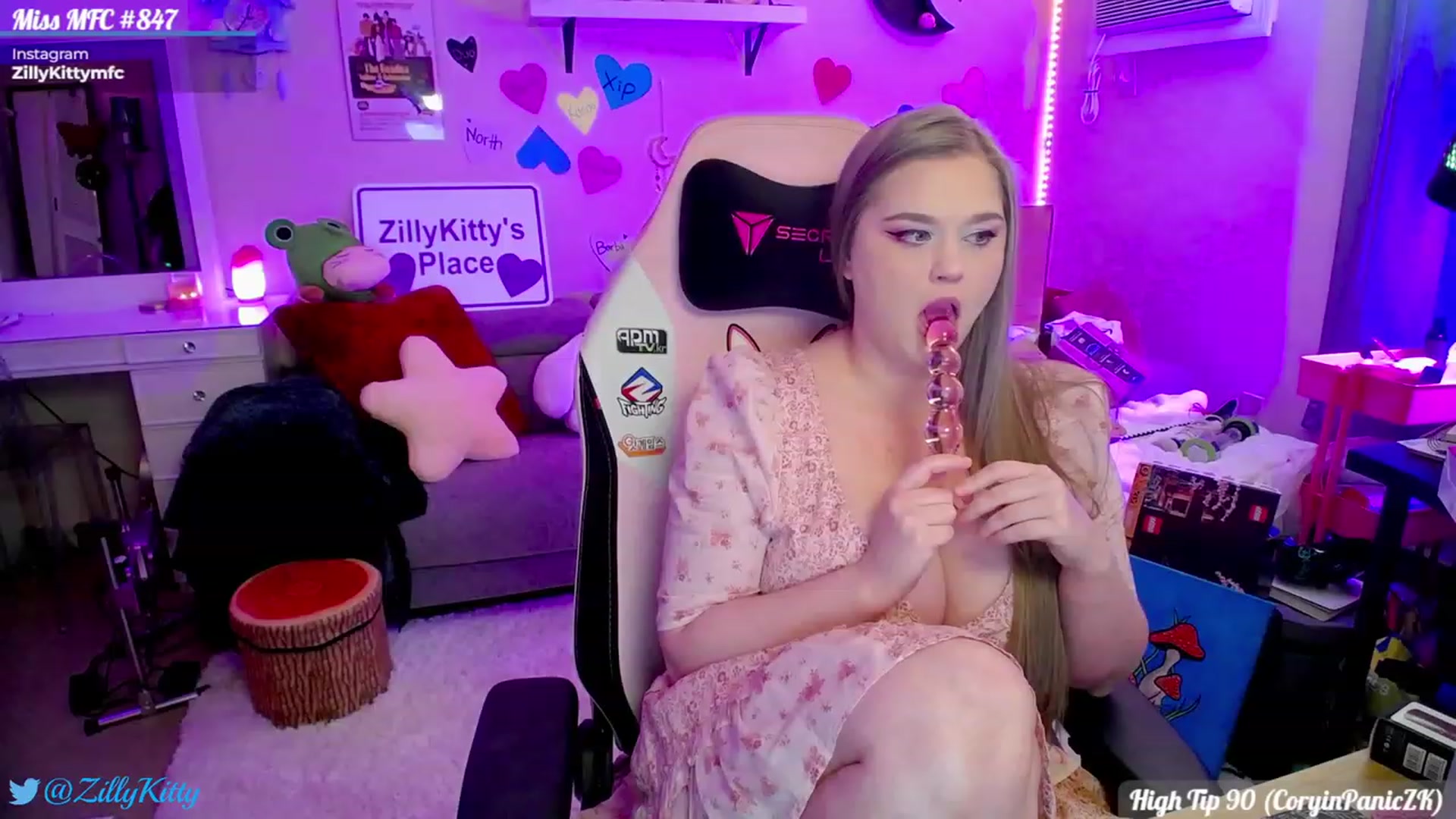 Gallery image thumbnail from ZillyKitty's myfreecams stream on, 02/14/2024, 22:34 image 13 of 20