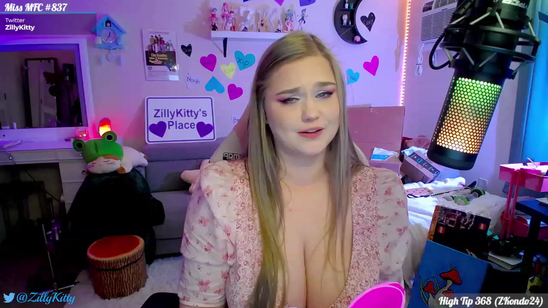 Gallery image thumbnail from ZillyKitty's myfreecams stream on, 02/15/2024, 24:15 image 9 of 20