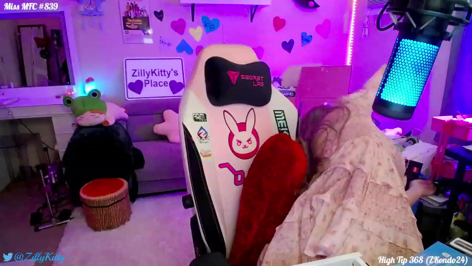Gallery image thumbnail from ZillyKitty's myfreecams stream on, 02/15/2024, 24:15 image 3 of 20