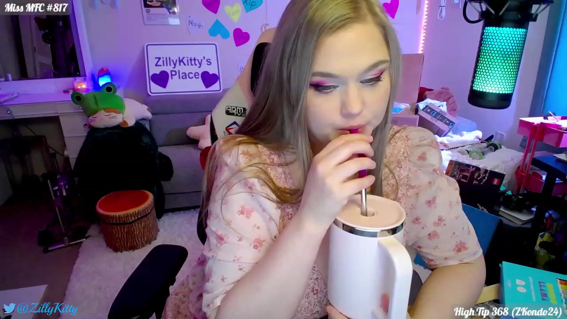 Gallery image thumbnail from ZillyKitty's myfreecams stream on, 02/15/2024, 01:40 image 7 of 20