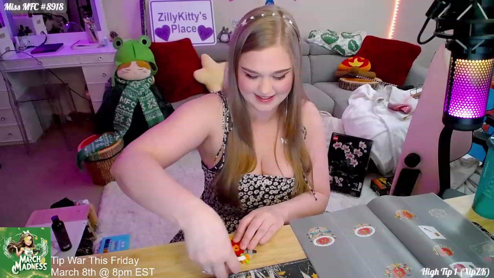 Gallery image thumbnail from ZillyKitty's myfreecams stream on, 03/06/2024, 20:35 image 18 of 20