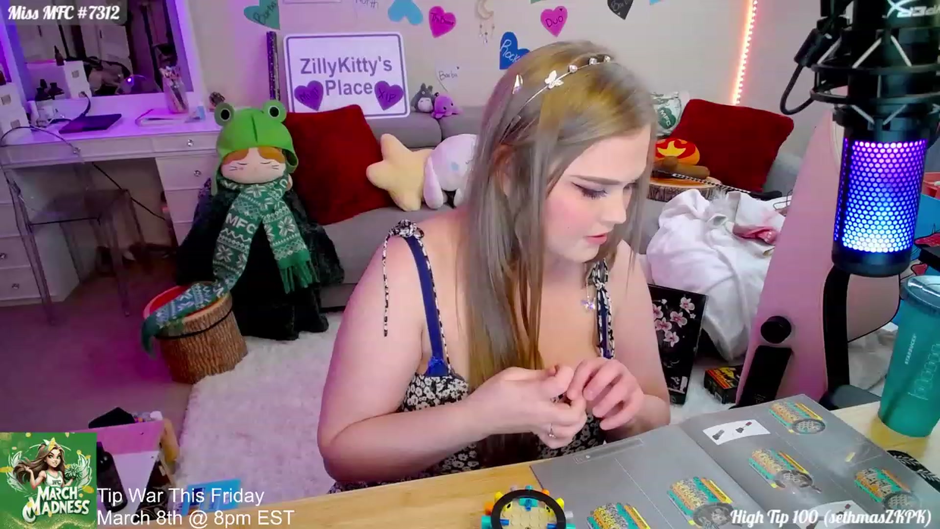 Gallery image thumbnail from ZillyKitty's myfreecams stream on, 03/06/2024, 22:49 image 3 of 20