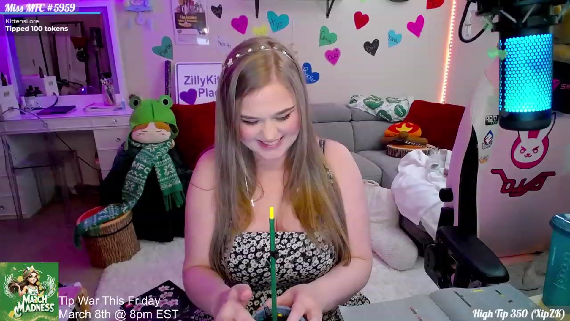 Gallery image thumbnail from ZillyKitty's myfreecams stream on, 03/06/2024, 22:49 image 13 of 20